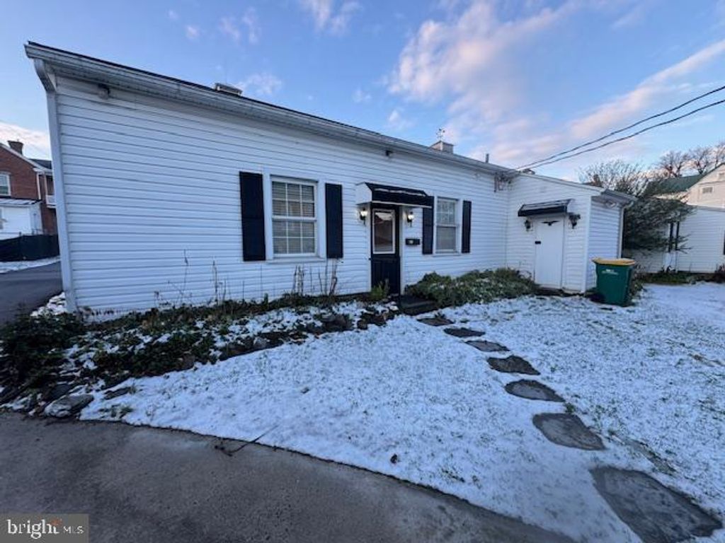 Photo of 116 - B Ridge Avenue, WAYNESBORO, PA 17268 (MLS # PAFL2032834)