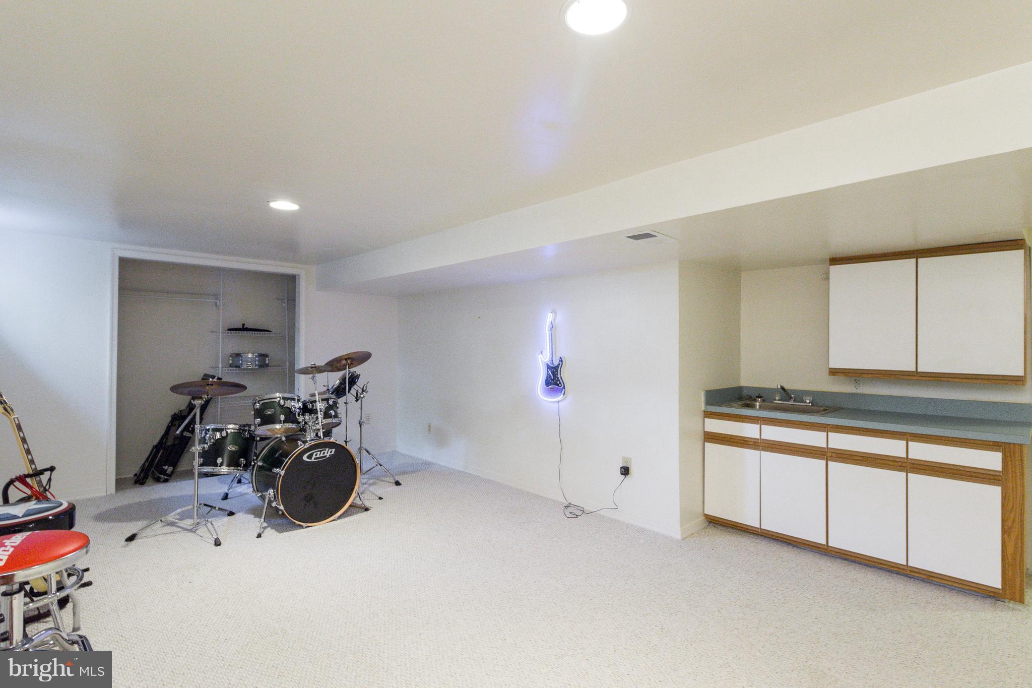 BELLE POND FARM - Residential