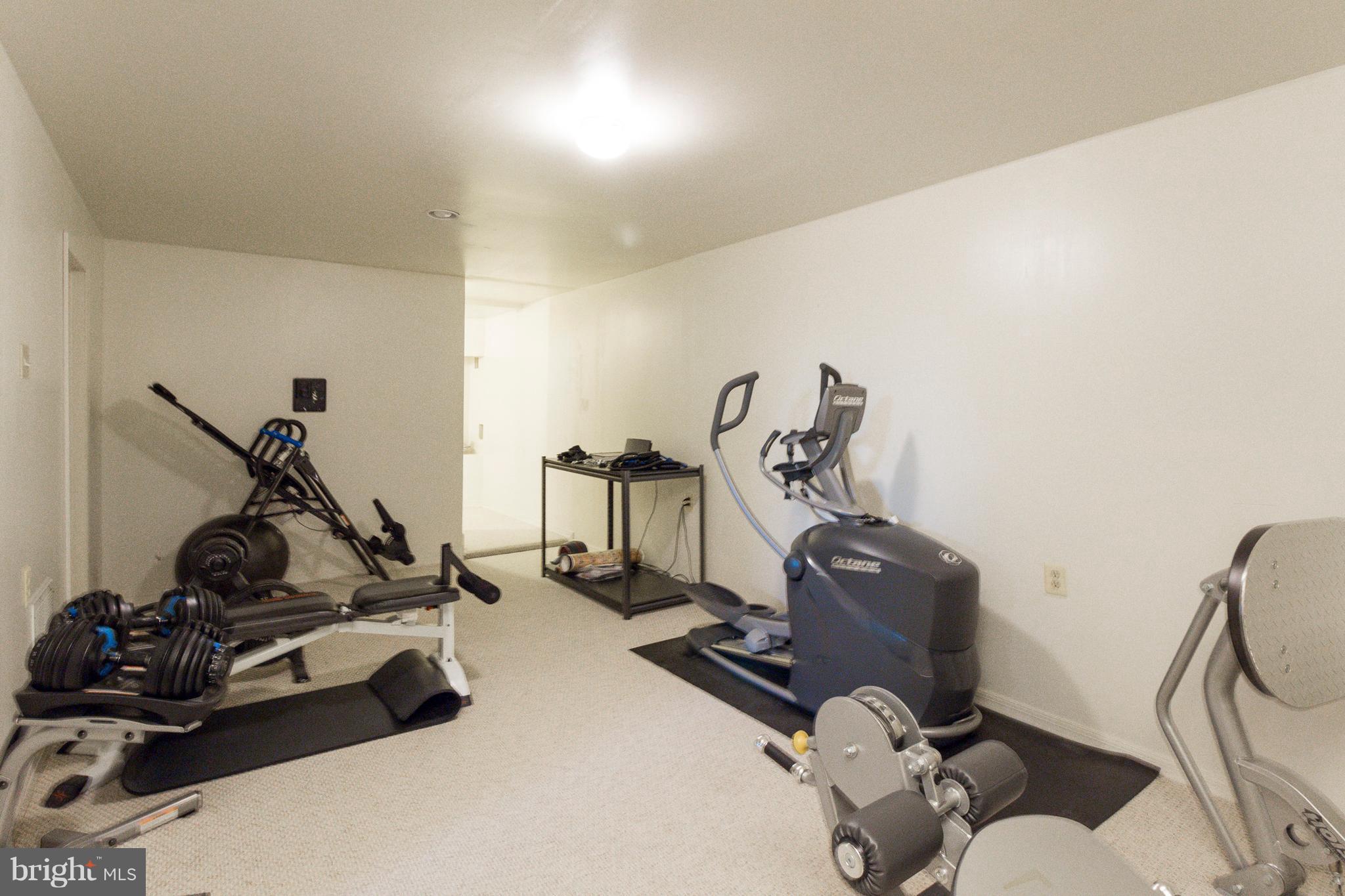 BELLE POND FARM - Residential