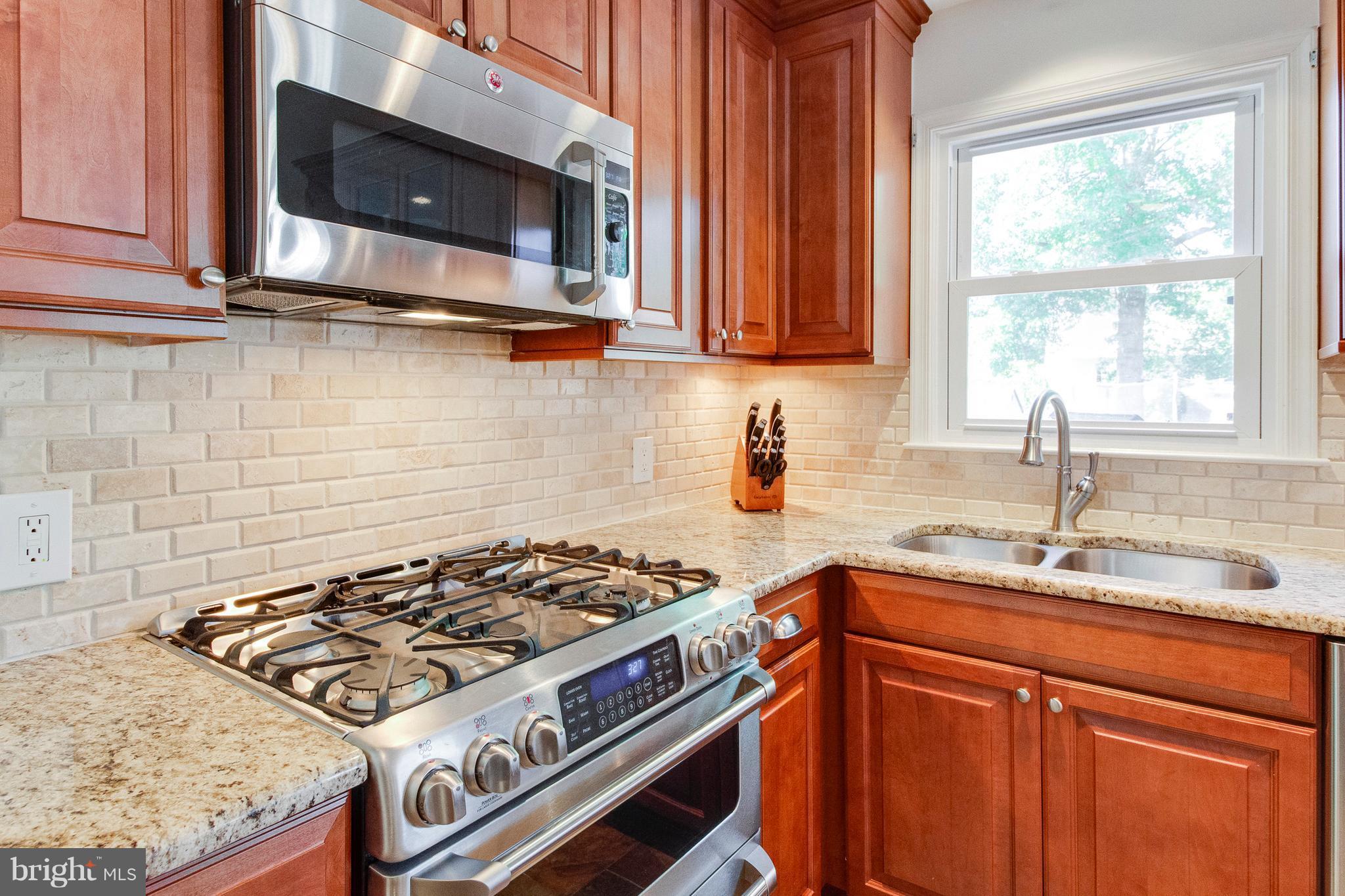 BELLE POND FARM - Residential