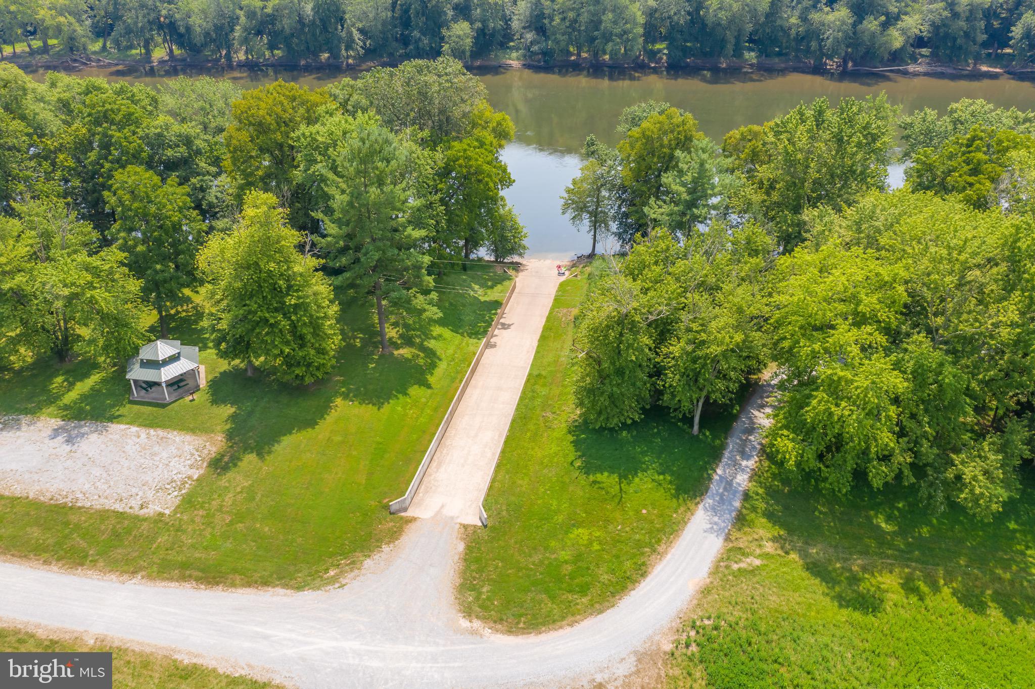 BROOKFIELD ON THE POTOMAC - Residential