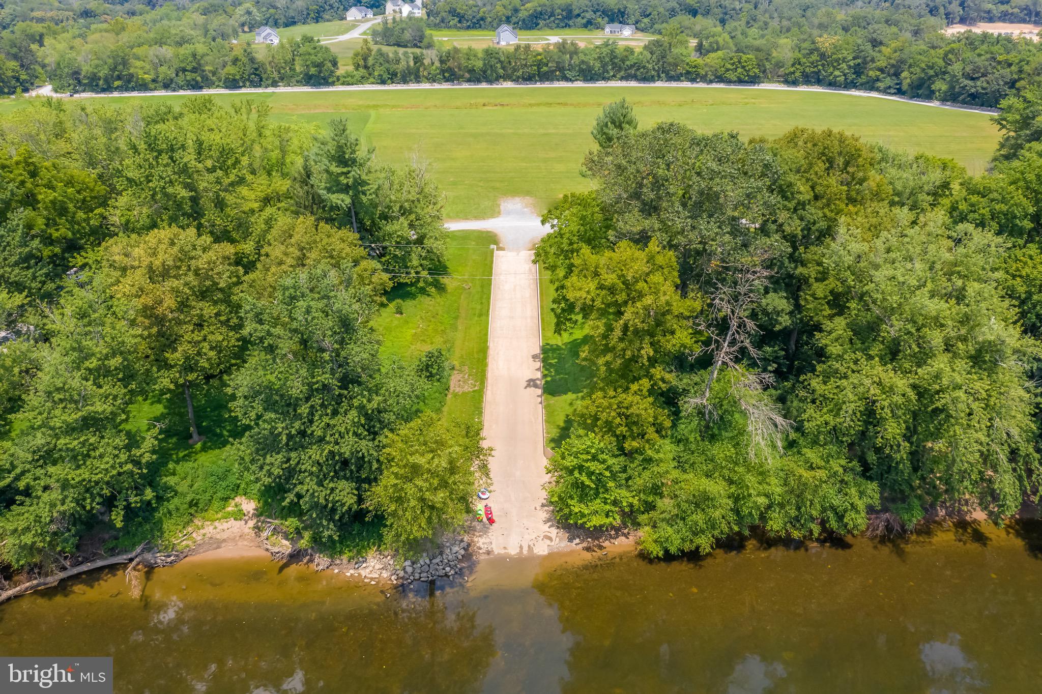 BROOKFIELD ON THE POTOMAC - Residential