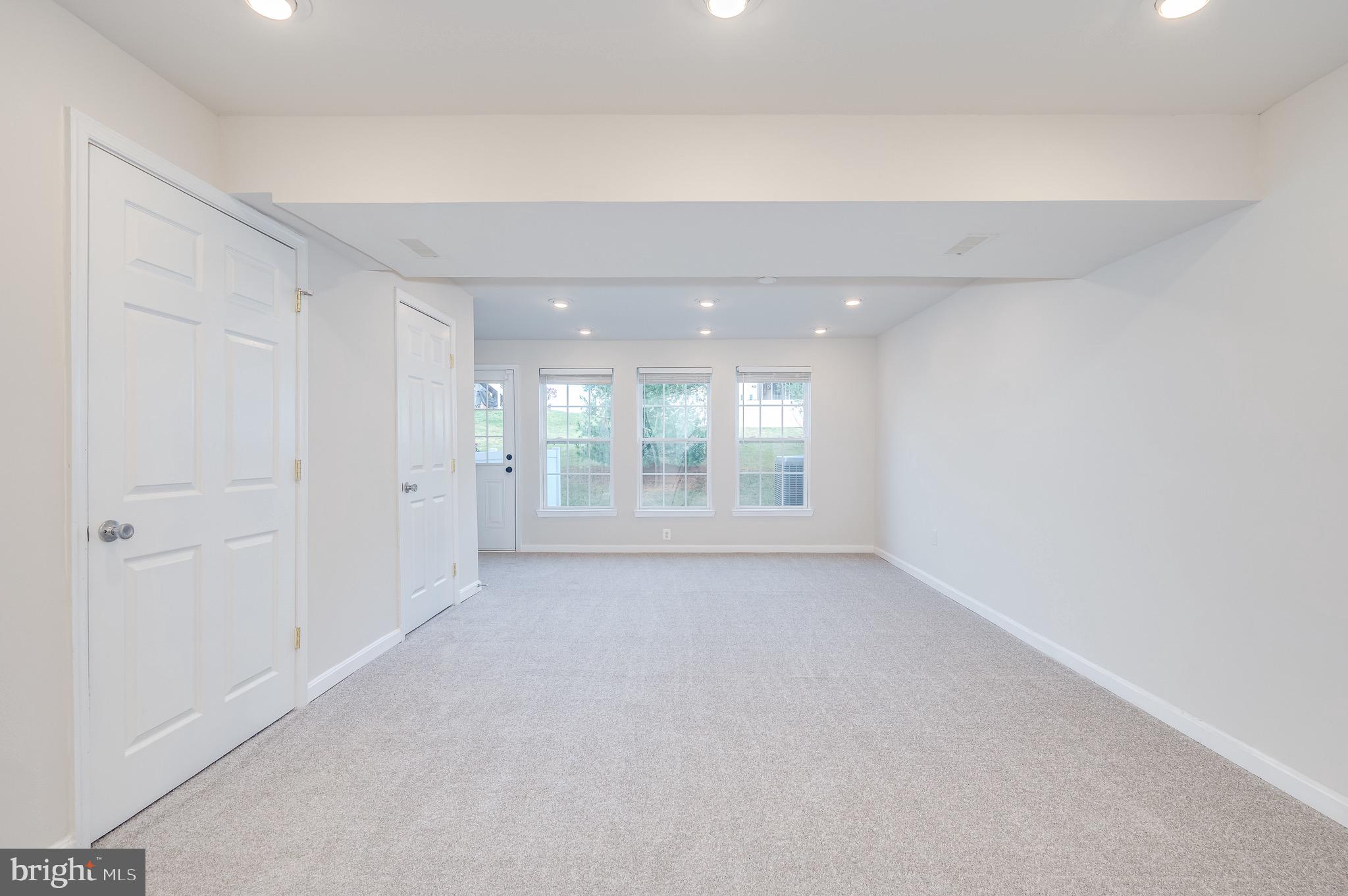 BROOKFIELD ON THE POTOMAC - Residential