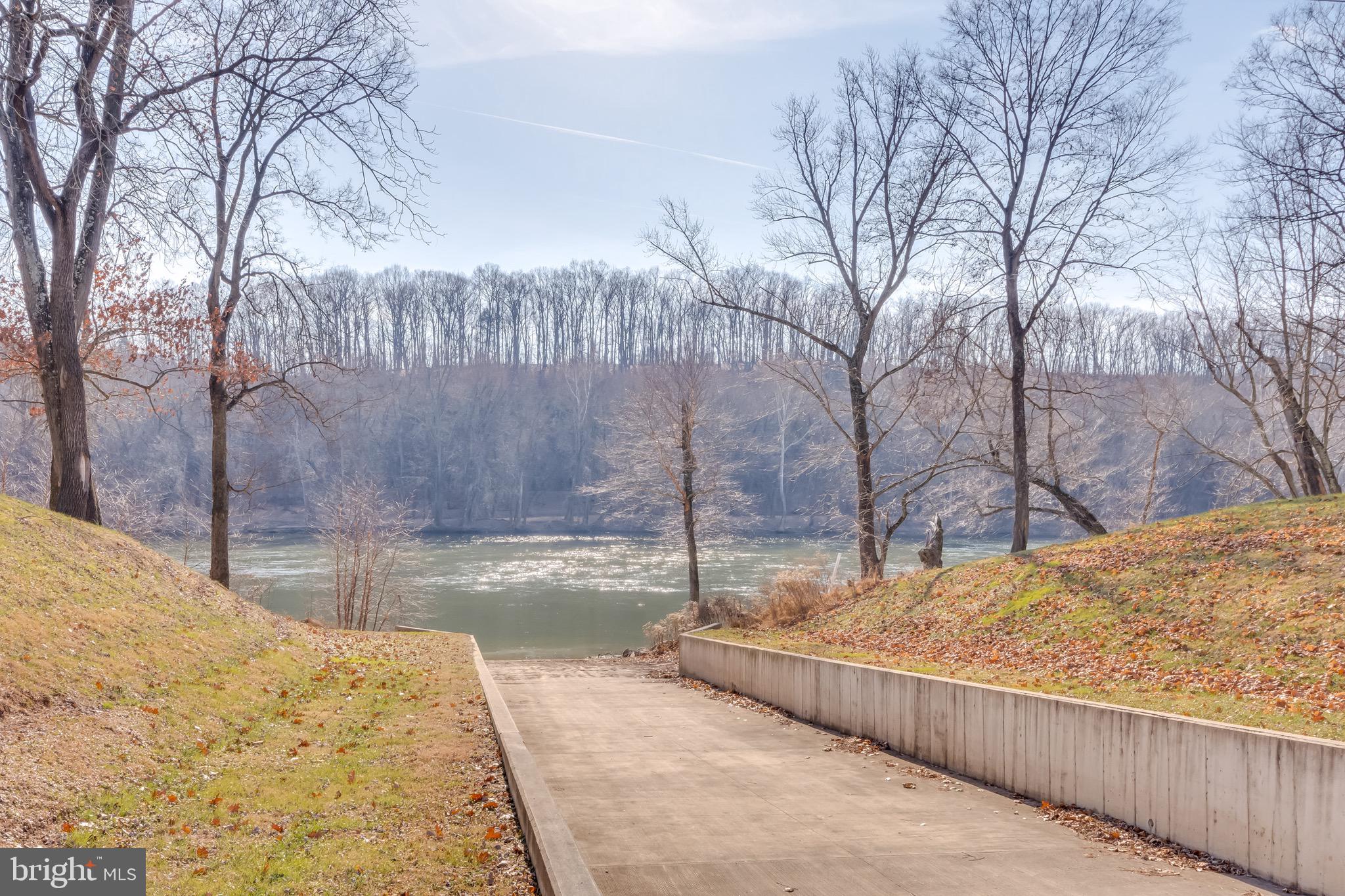 BROOKFIELD ON THE POTOMAC - Residential