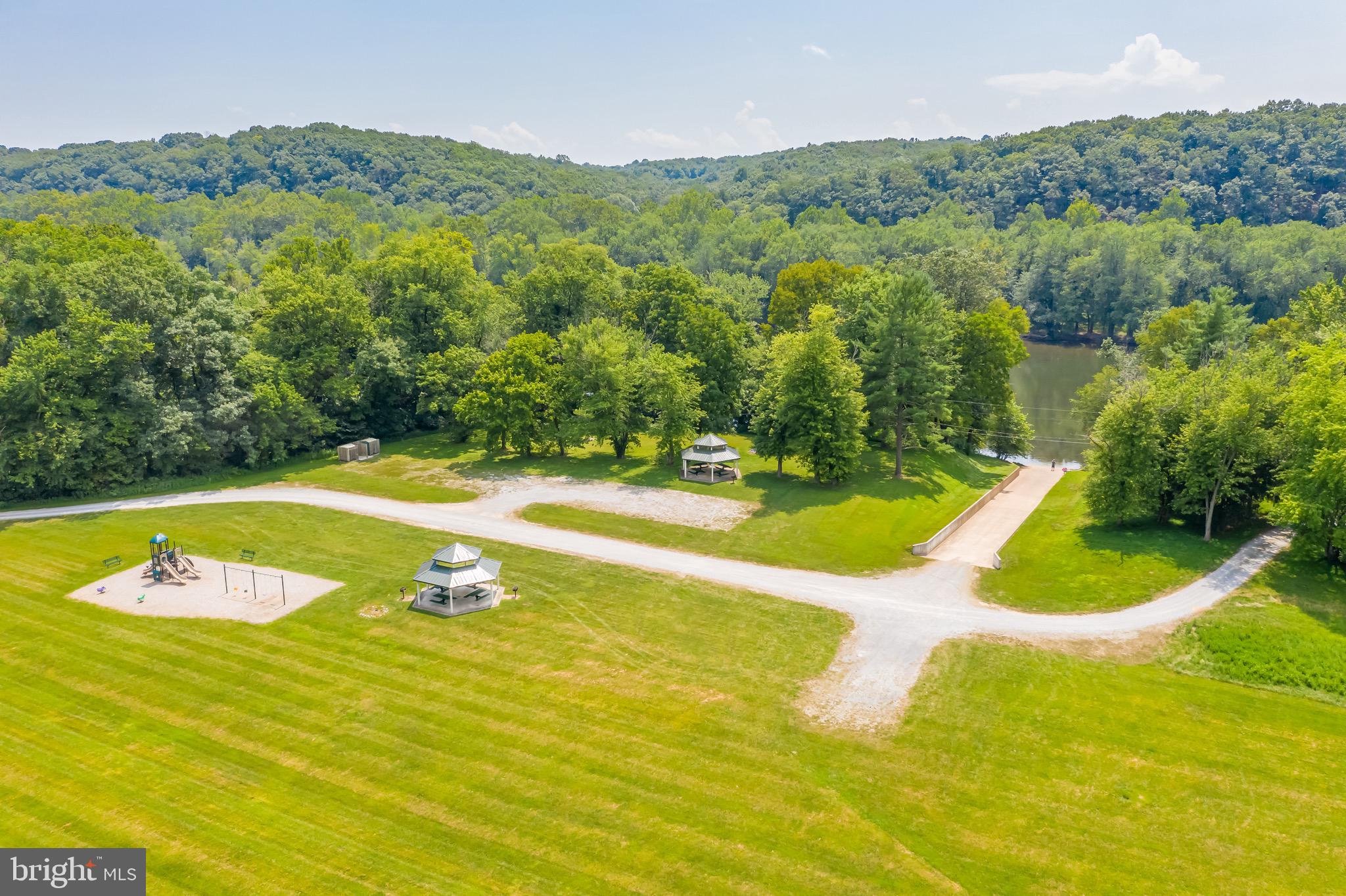 BROOKFIELD ON THE POTOMAC - Residential