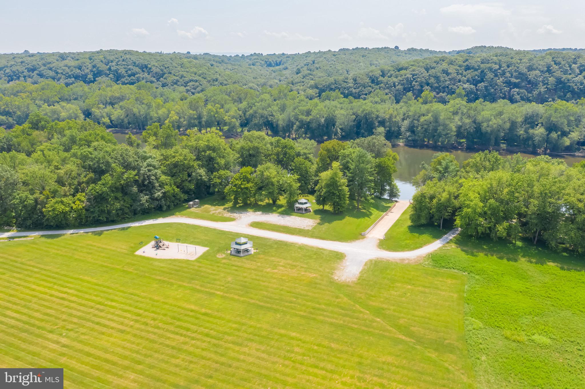 BROOKFIELD ON THE POTOMAC - Residential