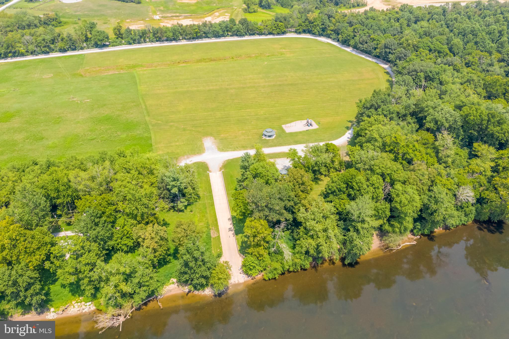 BROOKFIELD ON THE POTOMAC - Residential