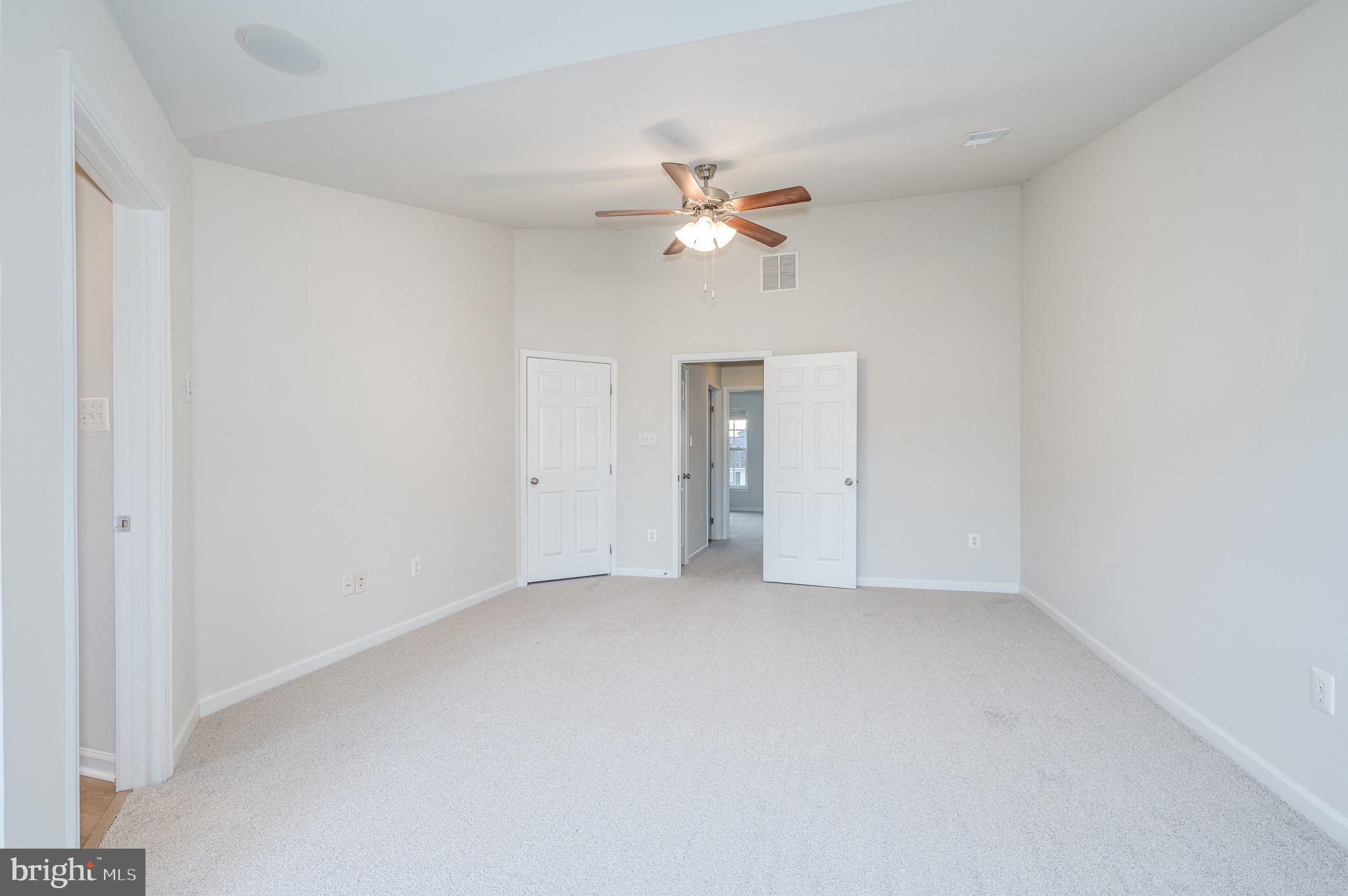 BROOKFIELD ON THE POTOMAC - Residential