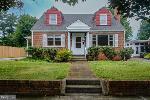 Homes For Sale - 419 Van Fossen Street<br/> WINCHESTER, VA 22601