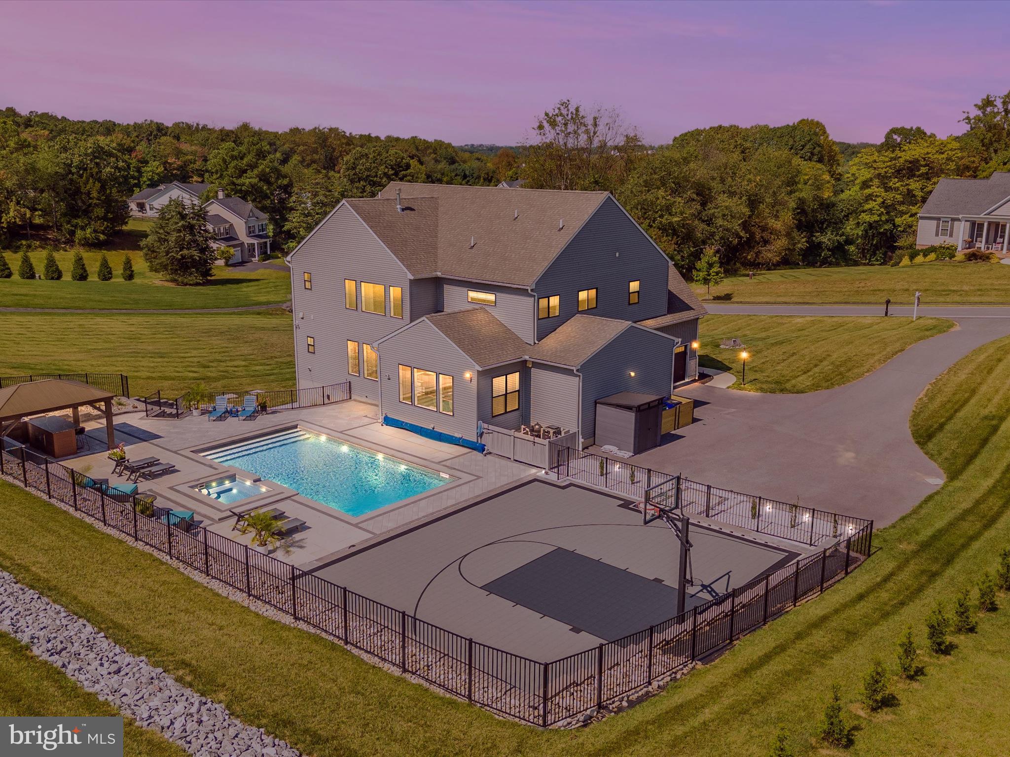 TREASURE MOUNTAIN - Residential