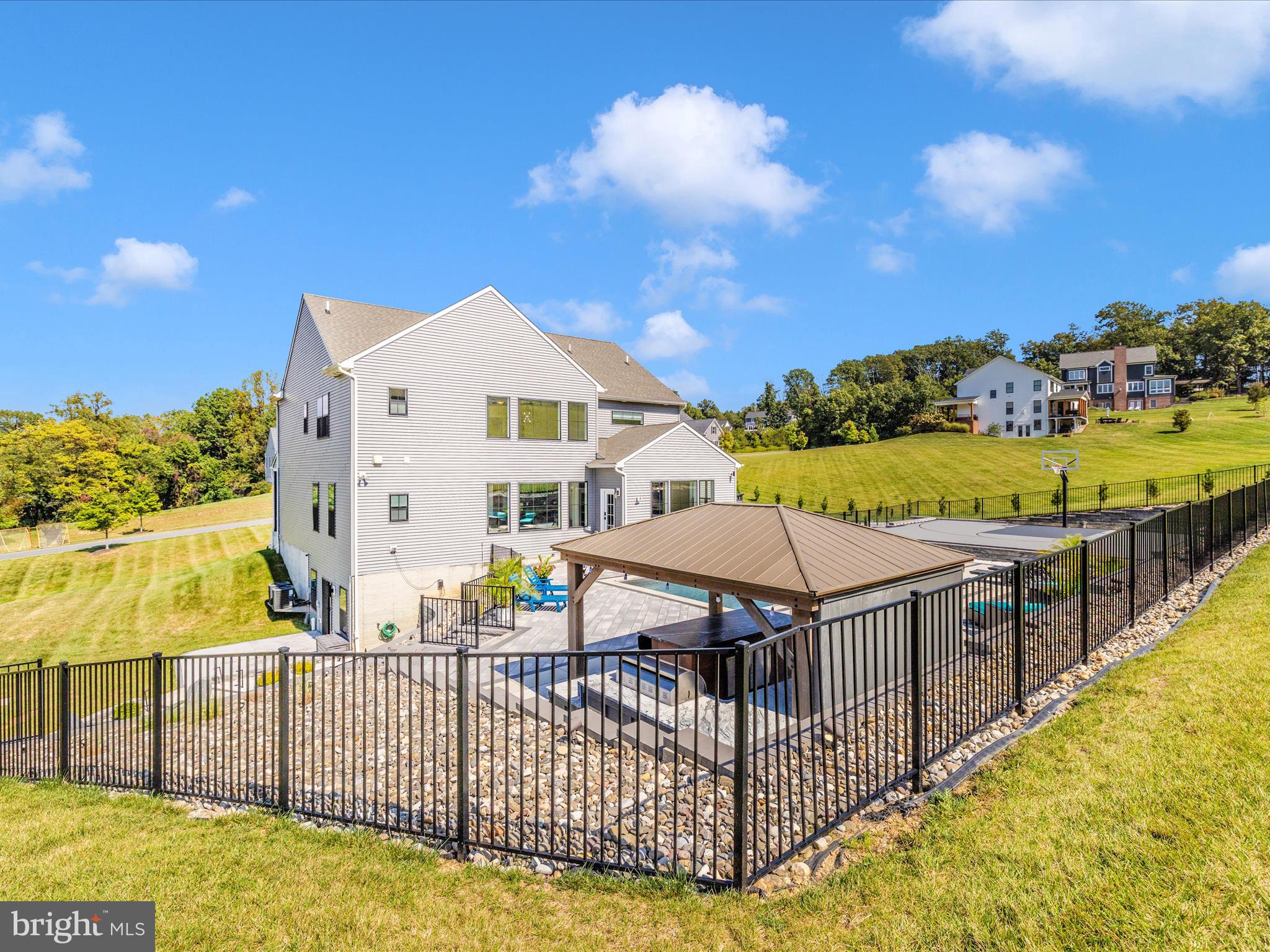 TREASURE MOUNTAIN - Residential