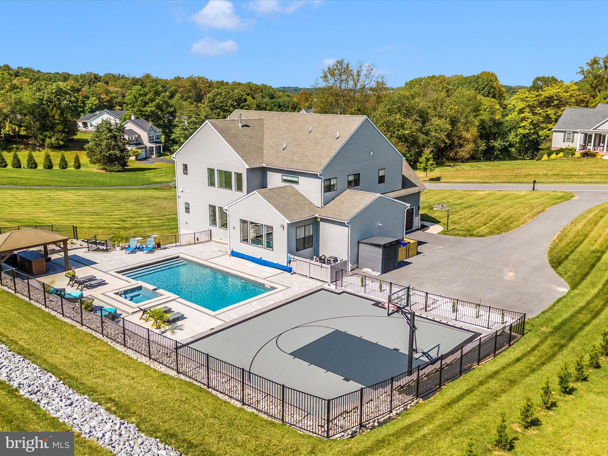 TREASURE MOUNTAIN - Residential