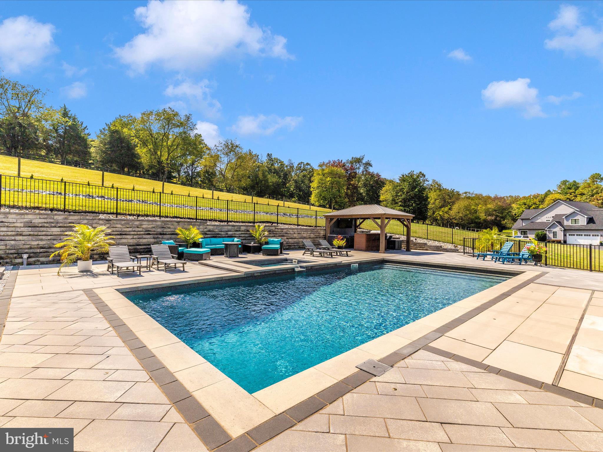 TREASURE MOUNTAIN - Residential