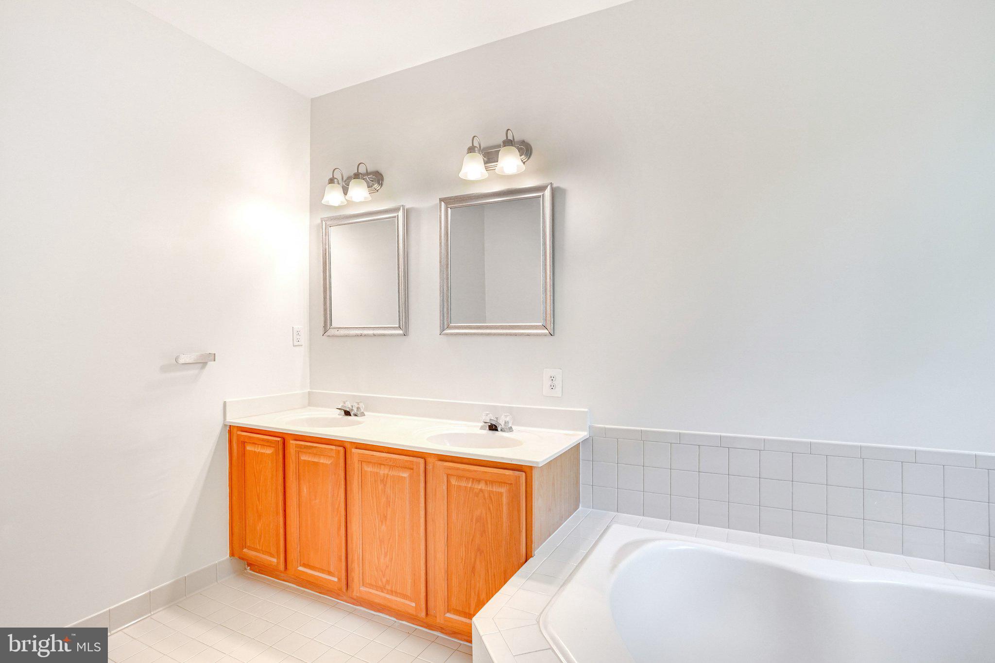 LORTON STATION NORTH CND - Residential