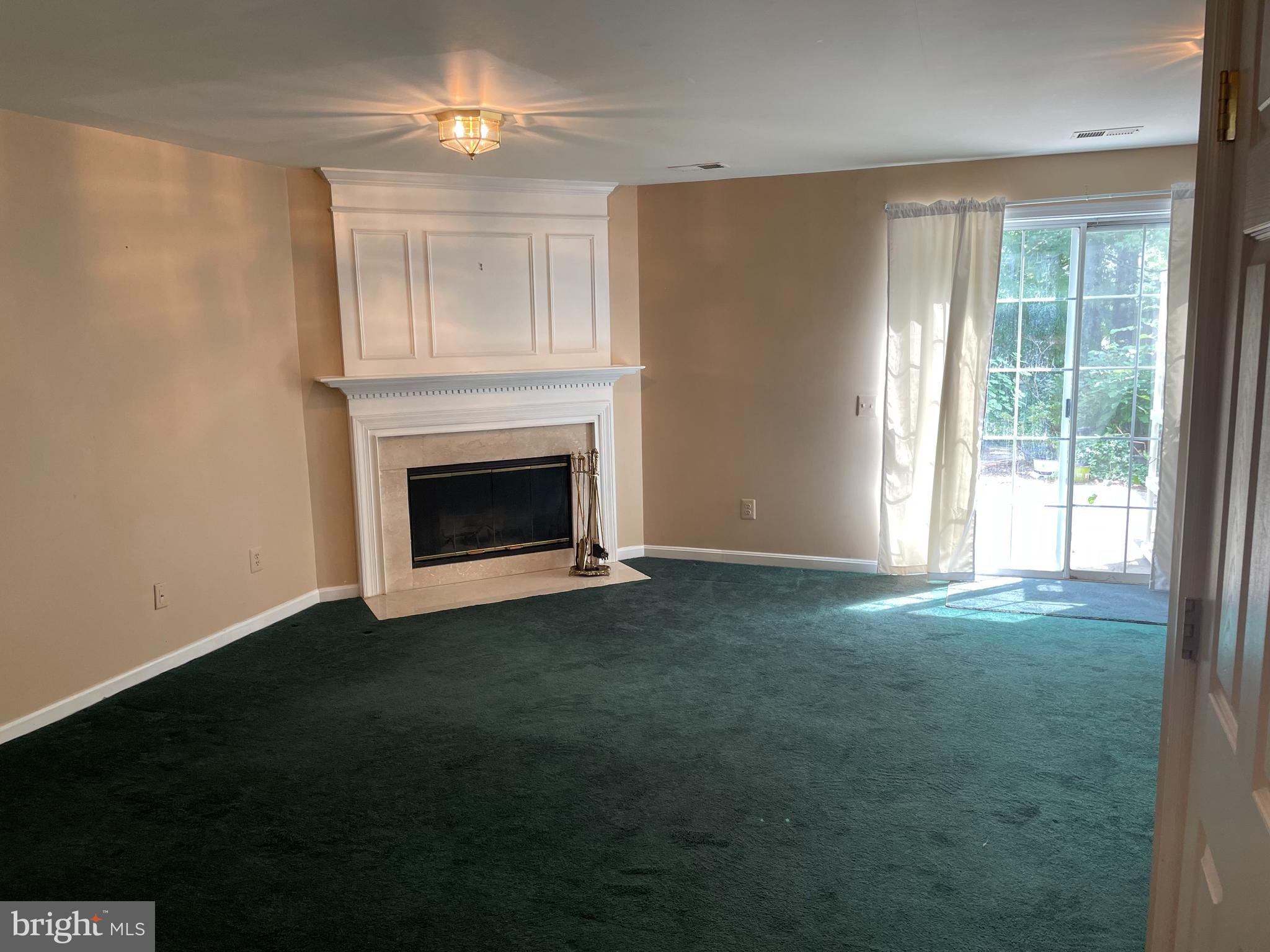 ASHBURN FARM - Residential