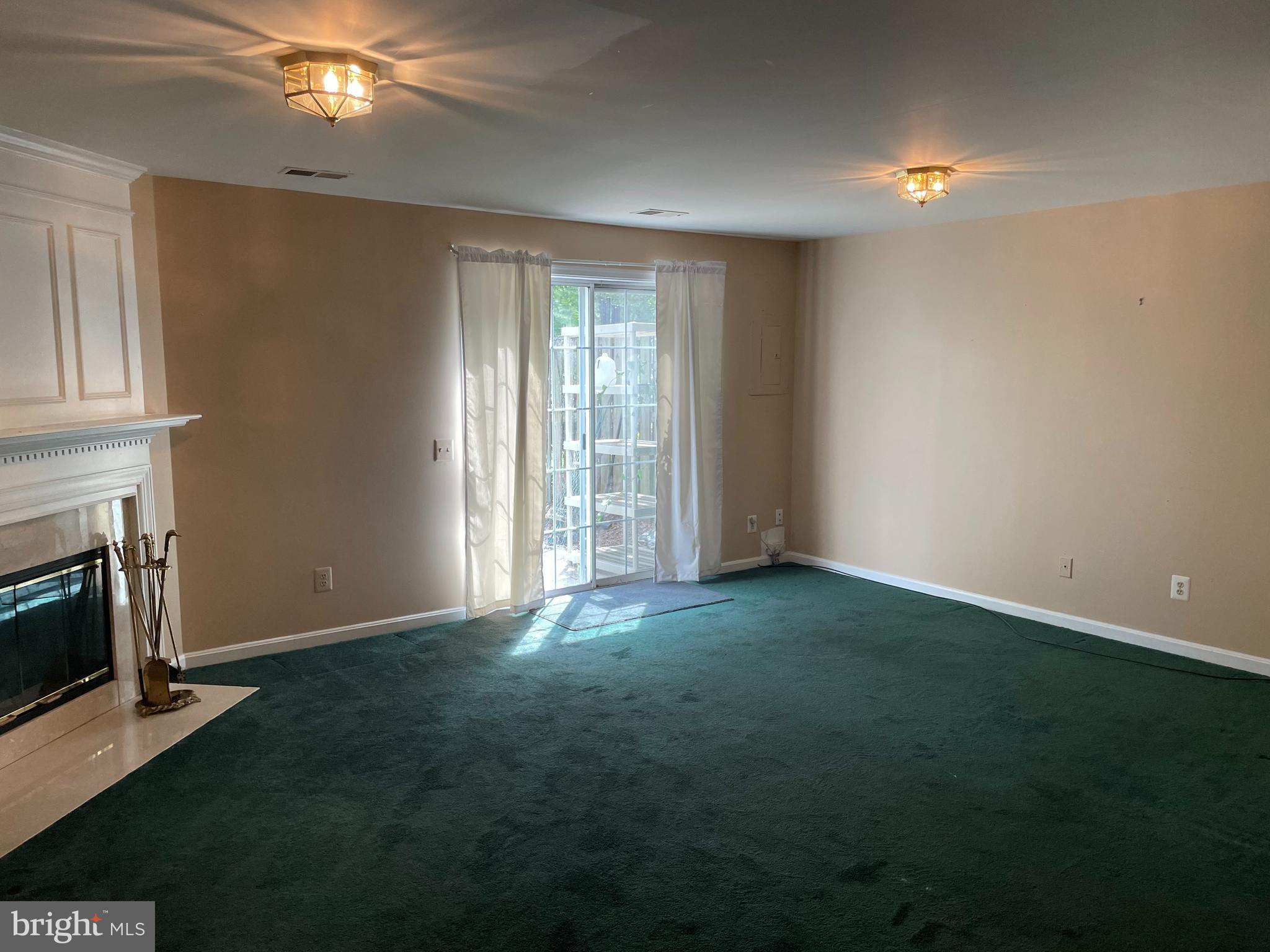 ASHBURN FARM - Residential