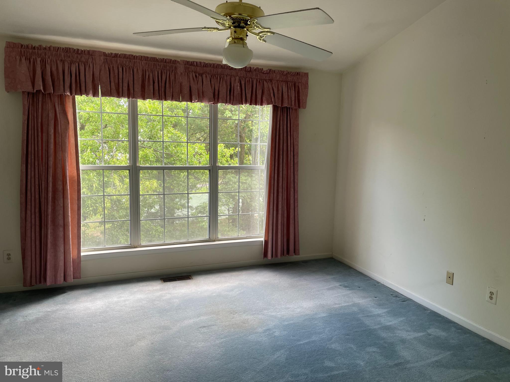 ASHBURN FARM - Residential