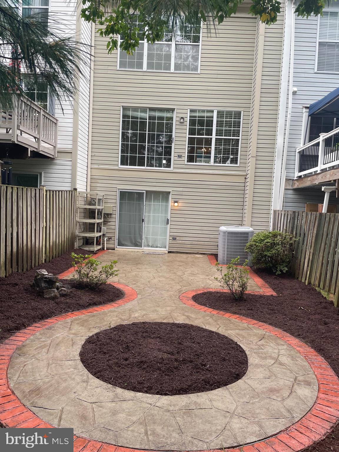 ASHBURN FARM - Residential