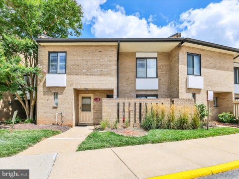 Photo of 126 Monroe Street #126-12, ROCKVILLE, MD 20850 (MLS # MDMC2249484)