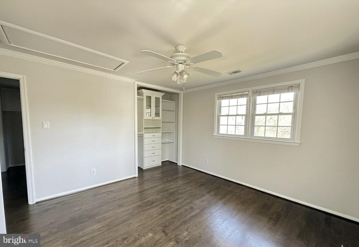 COUNTRY CLUB VIEW - Residential