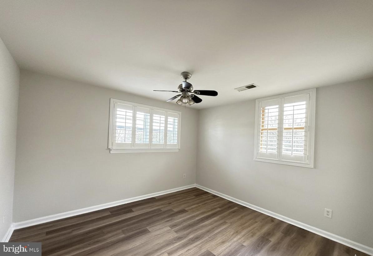 COUNTRY CLUB VIEW - Residential