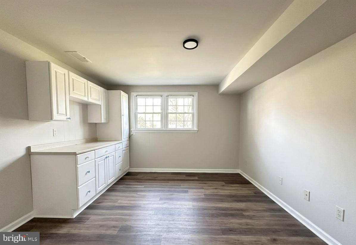 COUNTRY CLUB VIEW - Residential