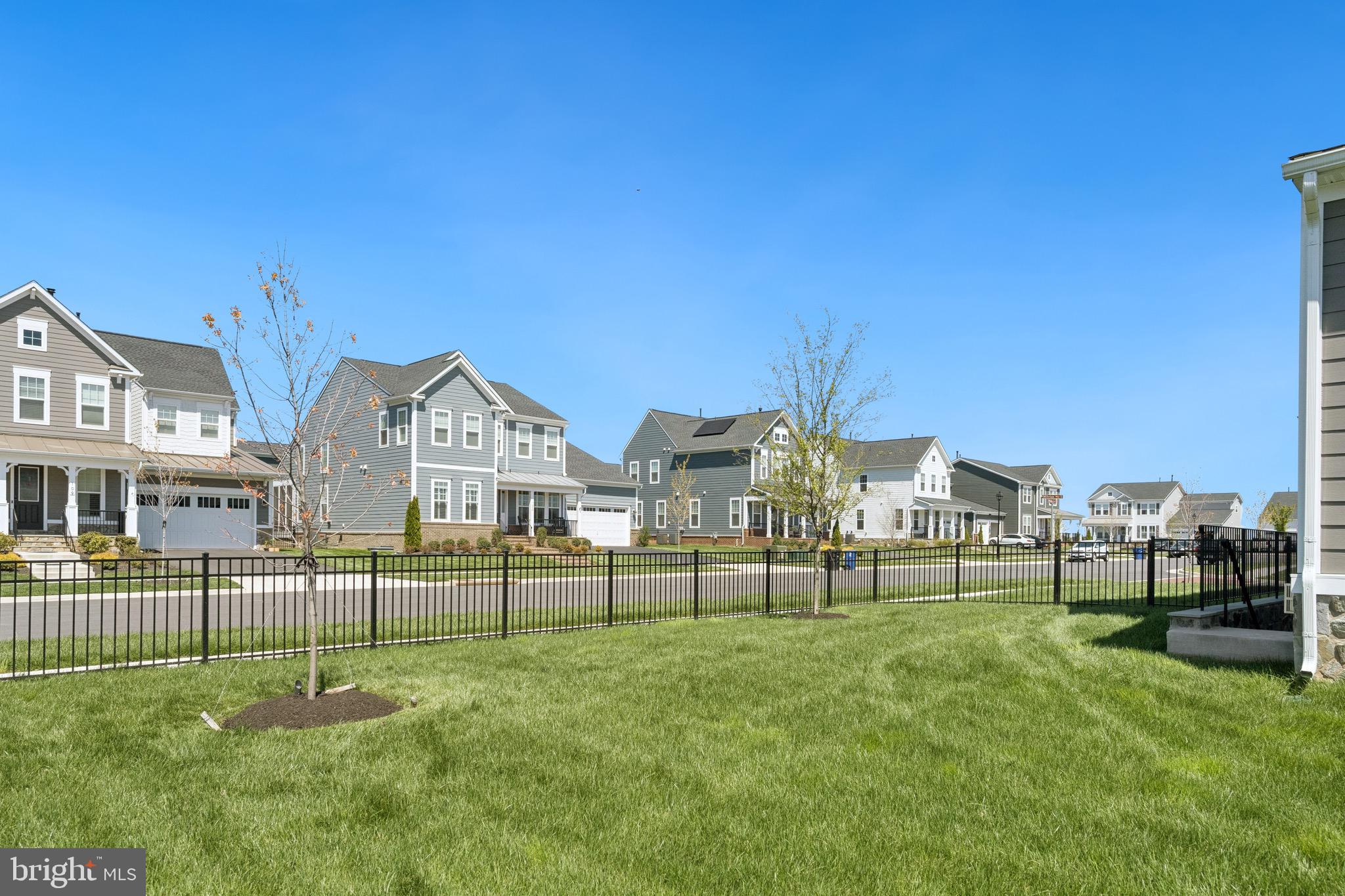 MEADOWBROOK - Residential