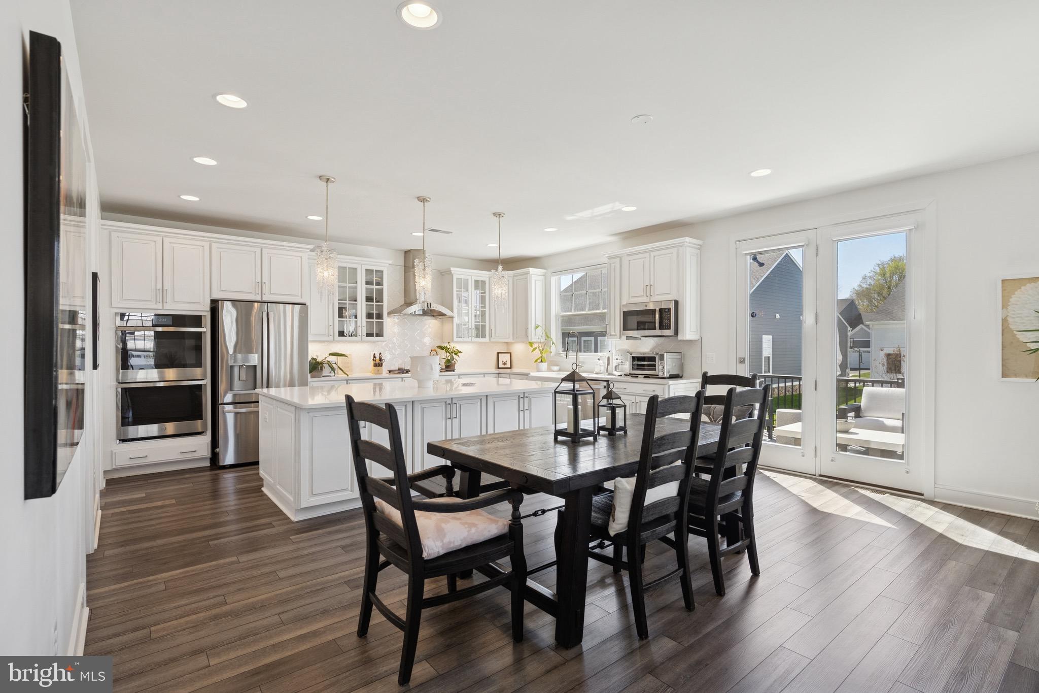 MEADOWBROOK - Residential