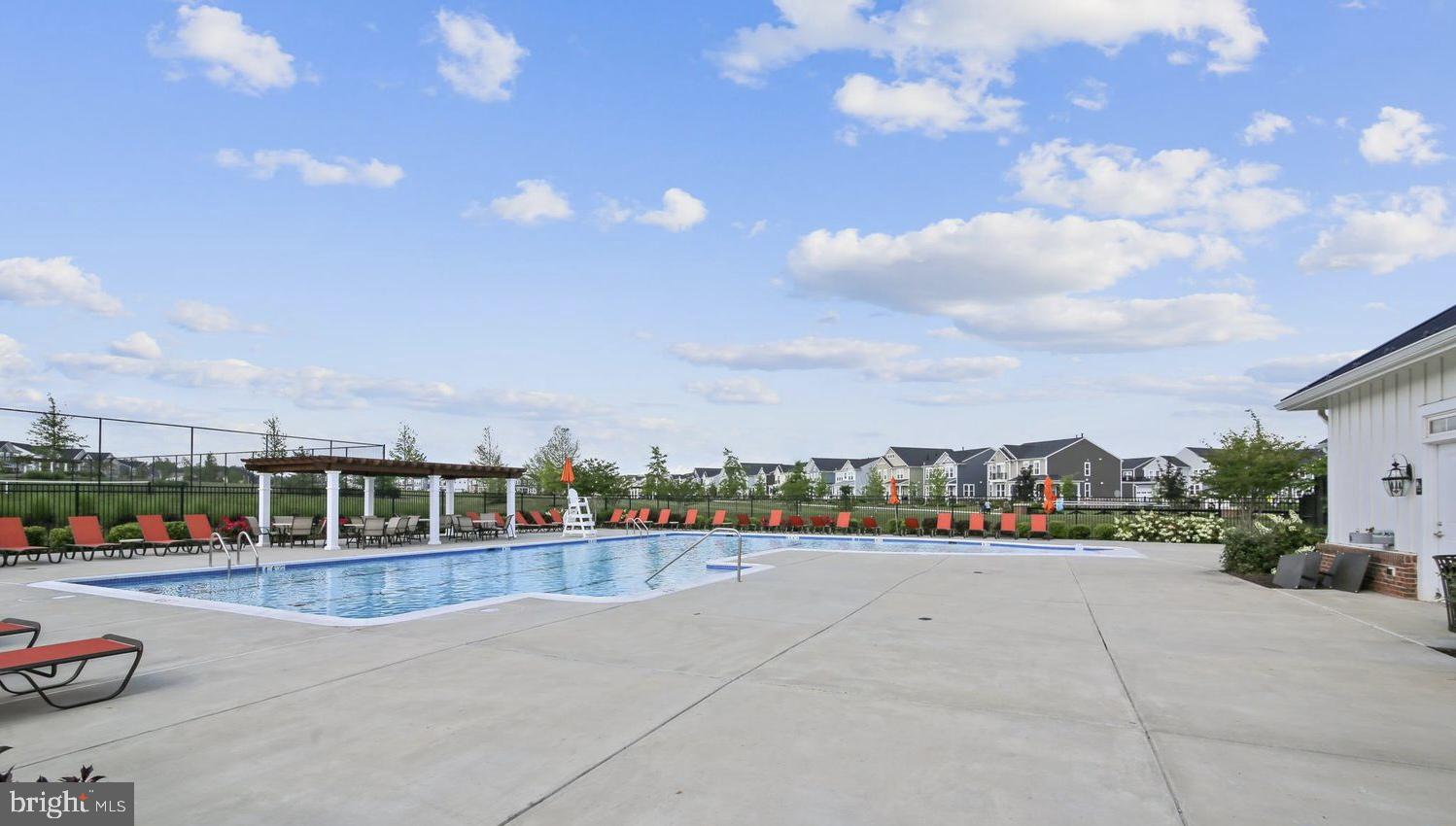 MEADOWBROOK - Residential