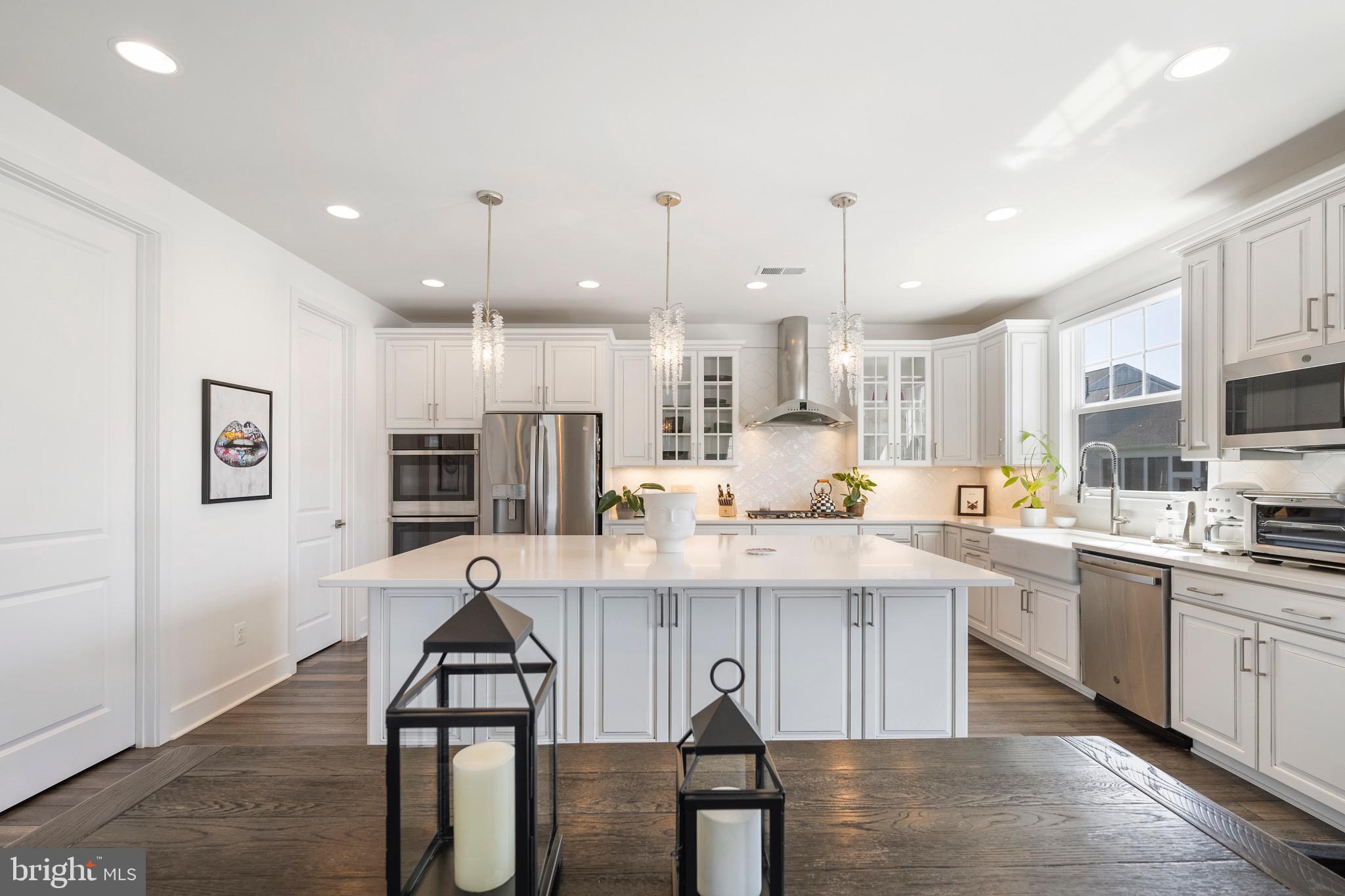 MEADOWBROOK - Residential