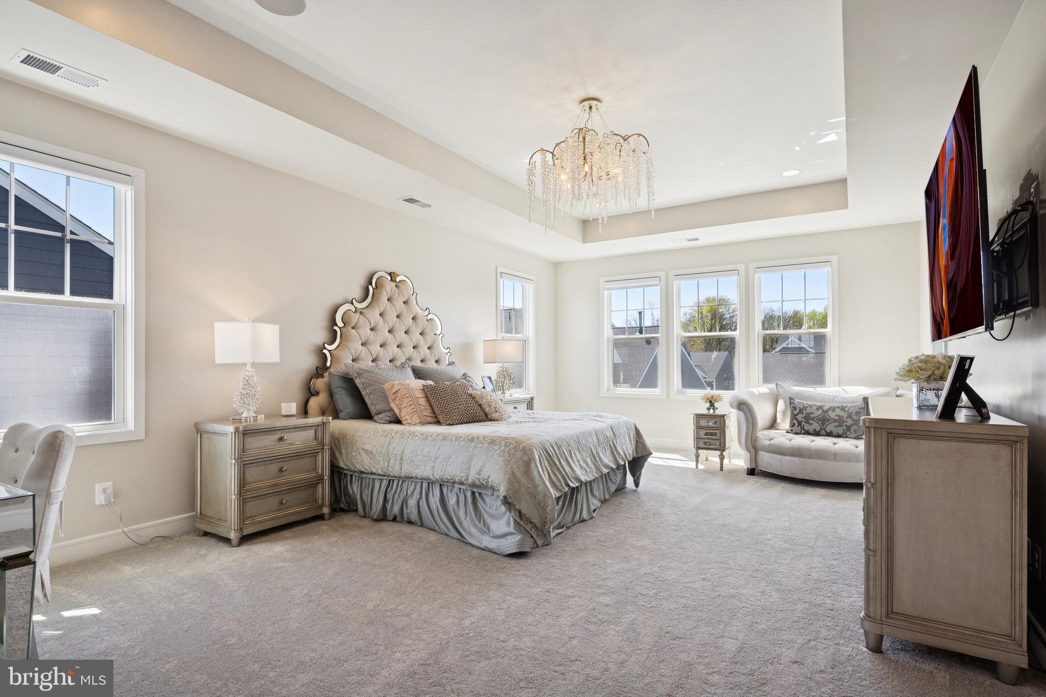 MEADOWBROOK - Residential