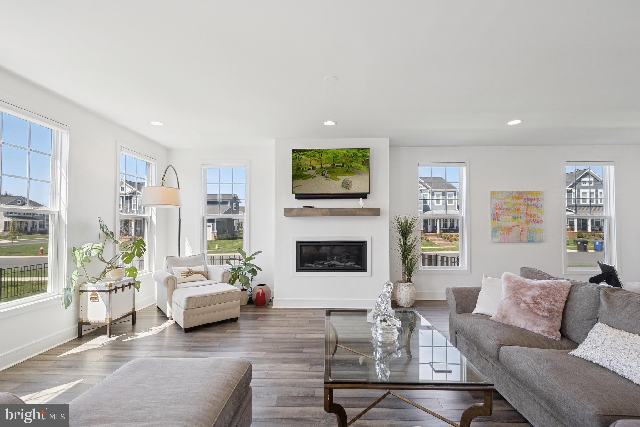 MEADOWBROOK - Residential