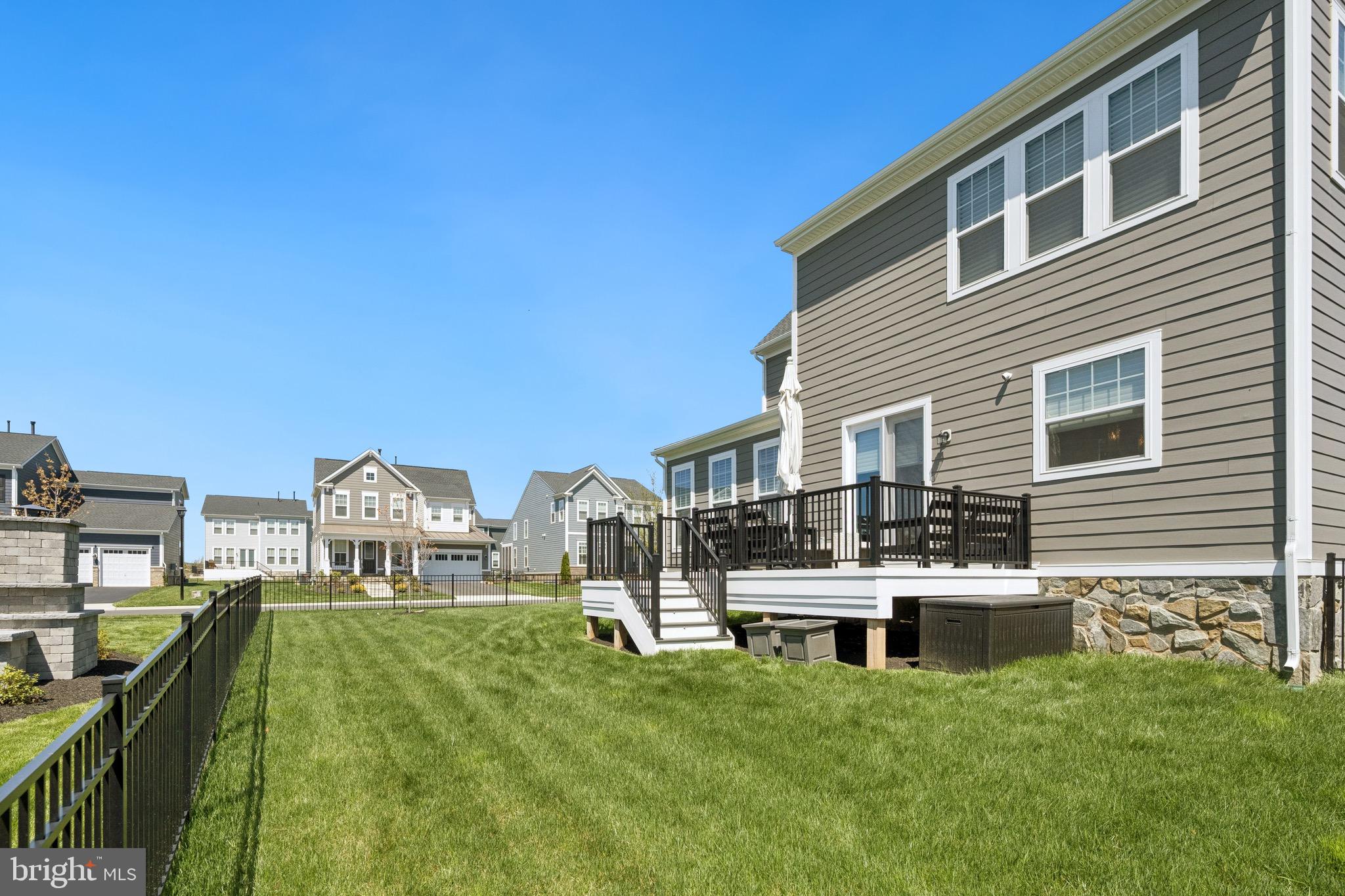 MEADOWBROOK - Residential