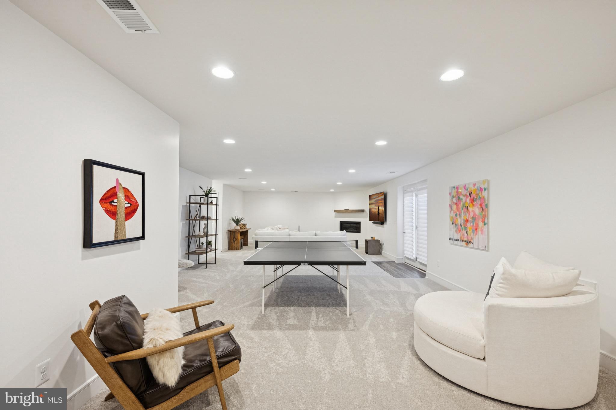 MEADOWBROOK - Residential