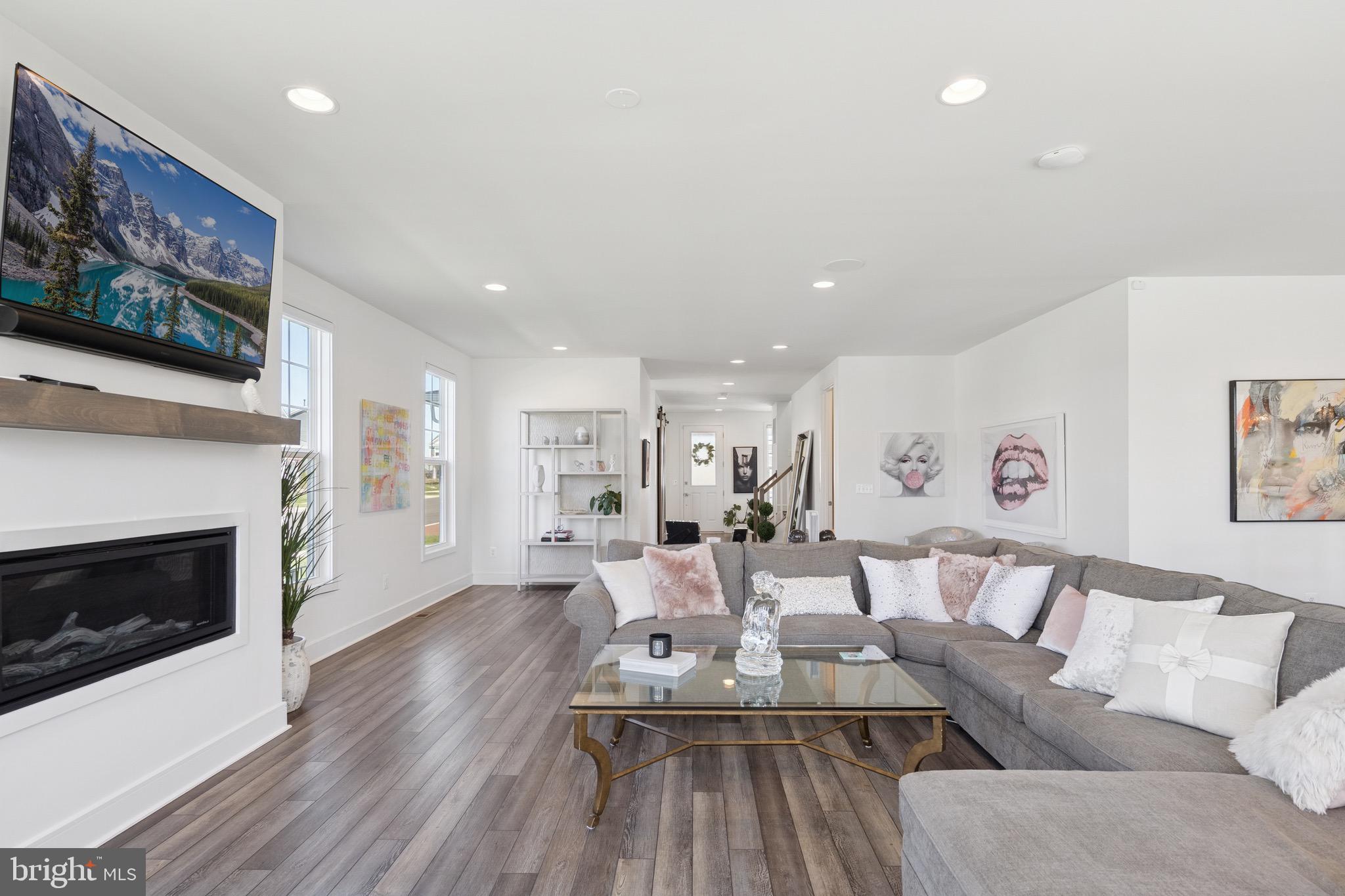 MEADOWBROOK - Residential