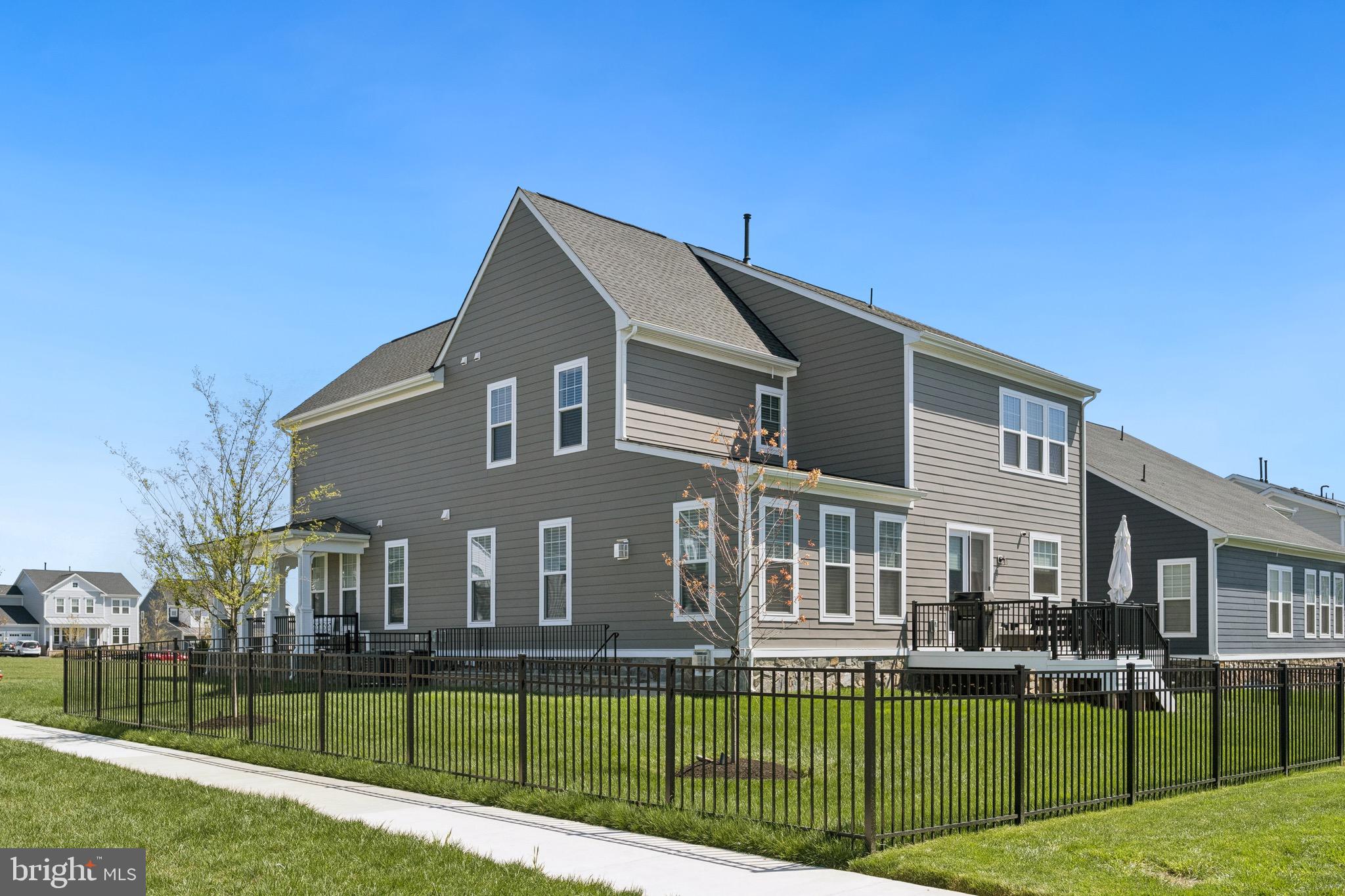 MEADOWBROOK - Residential