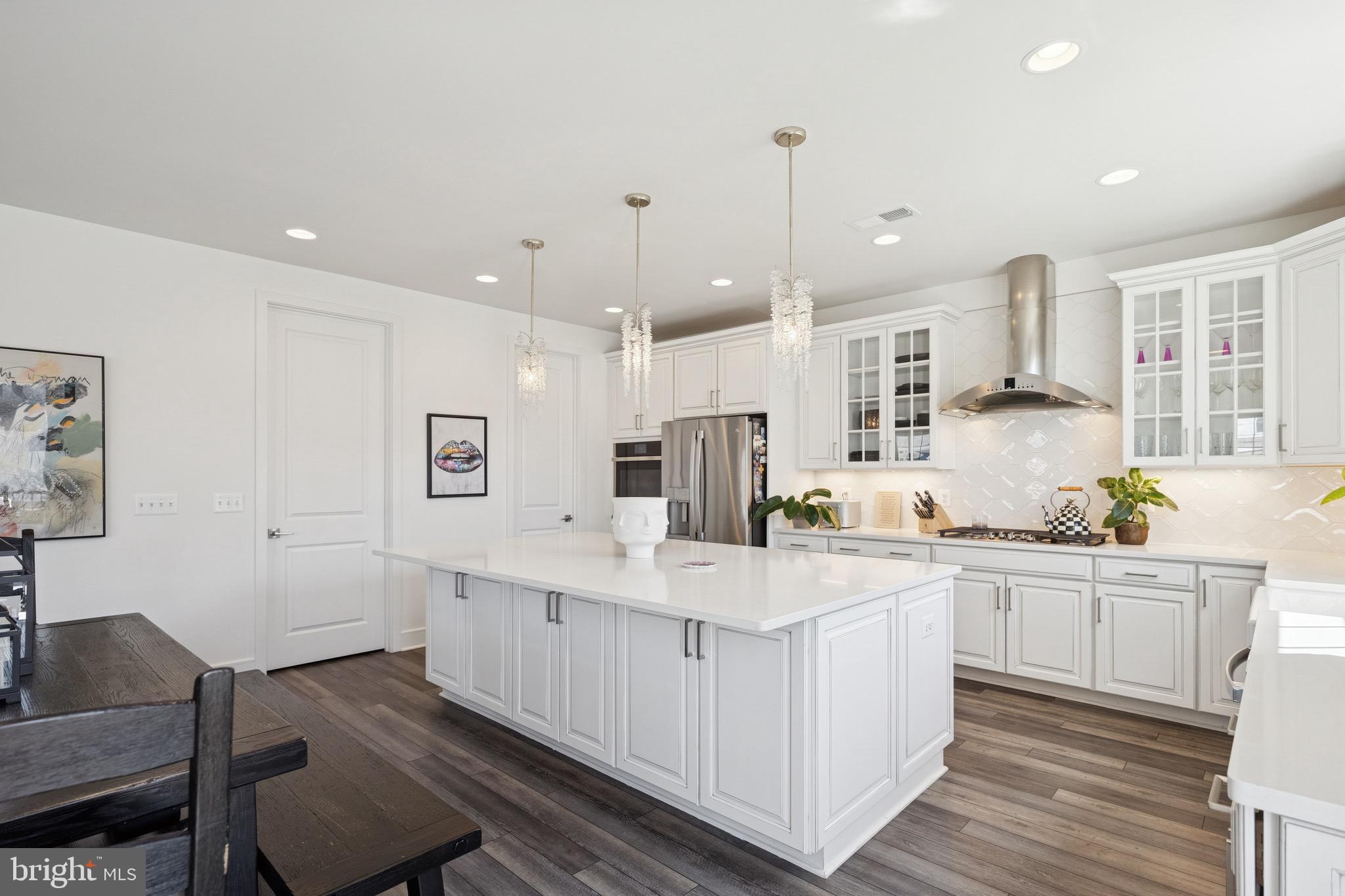 MEADOWBROOK - Residential