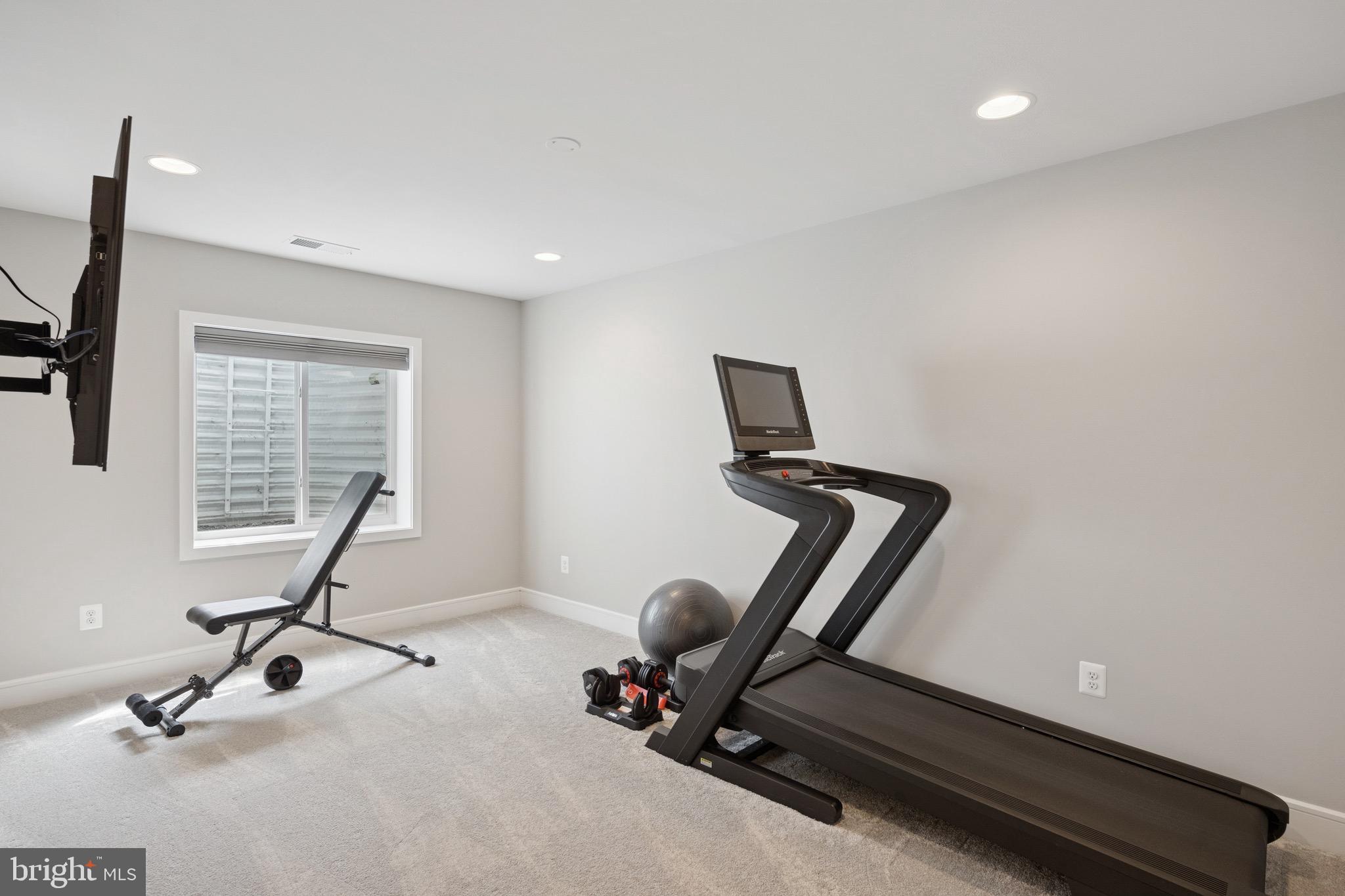 MEADOWBROOK - Residential