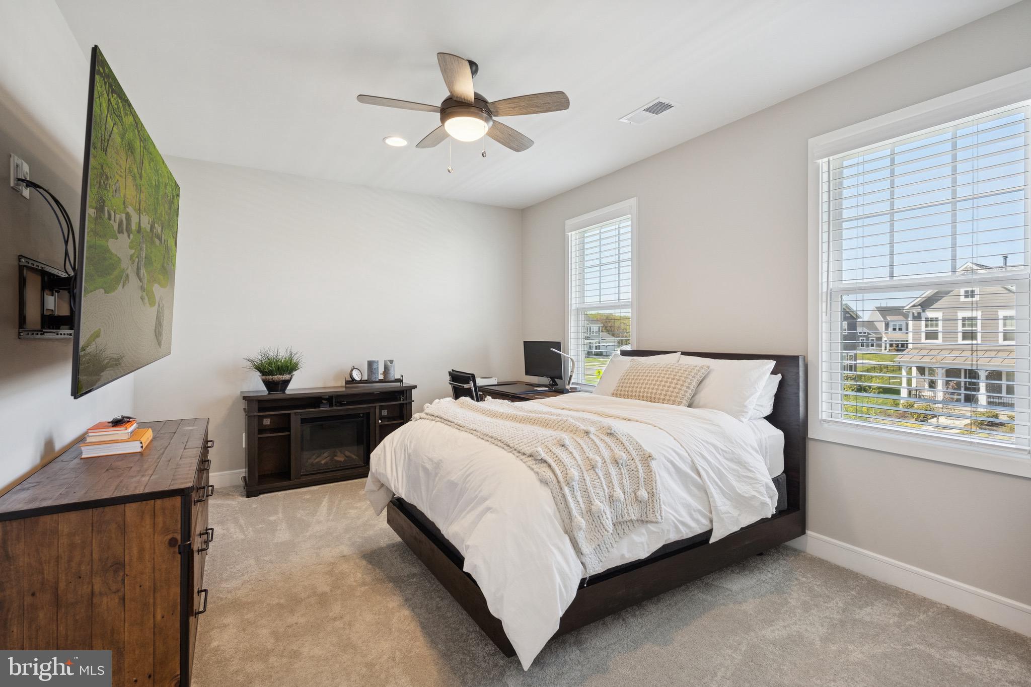 MEADOWBROOK - Residential