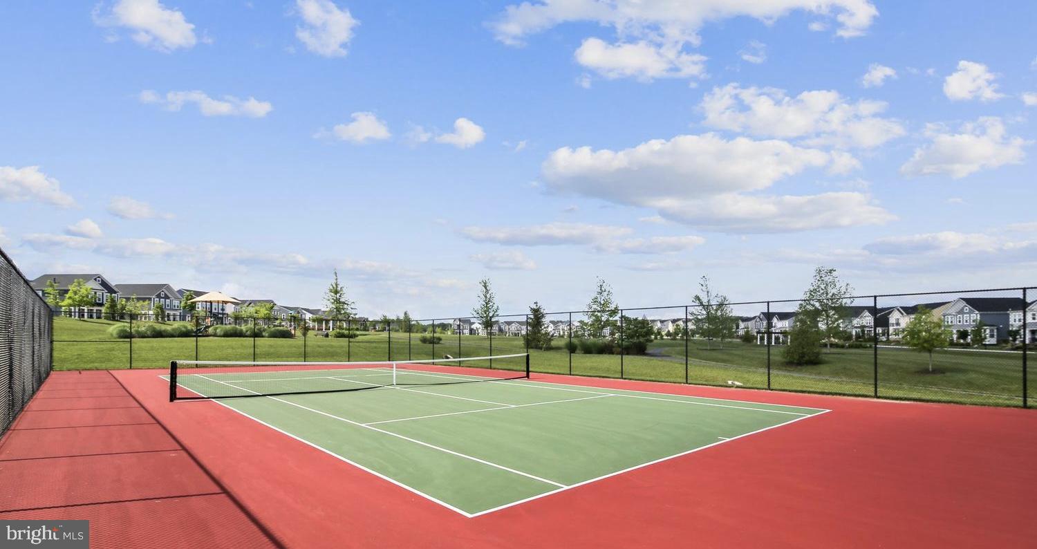 MEADOWBROOK - Residential