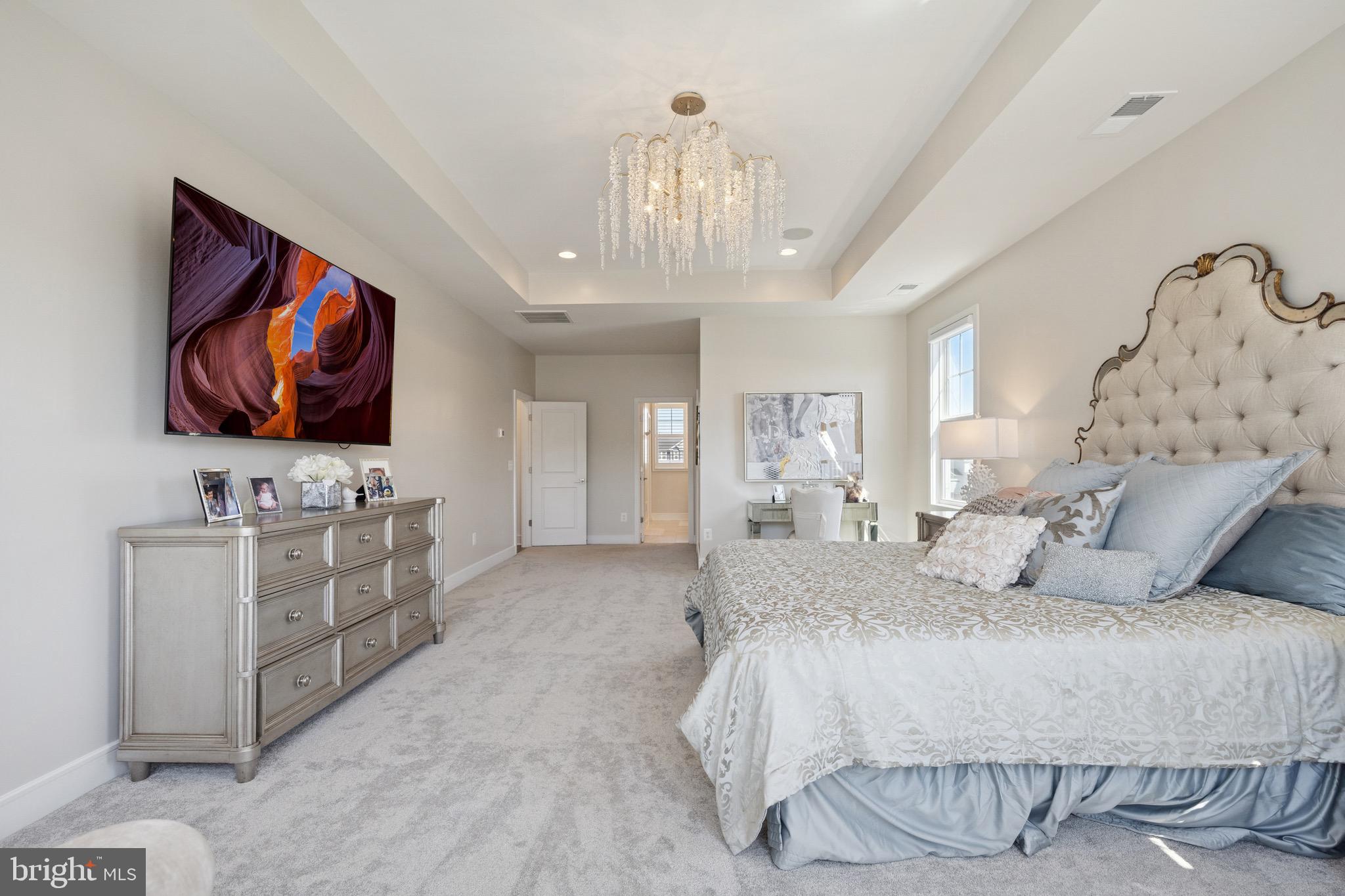 MEADOWBROOK - Residential