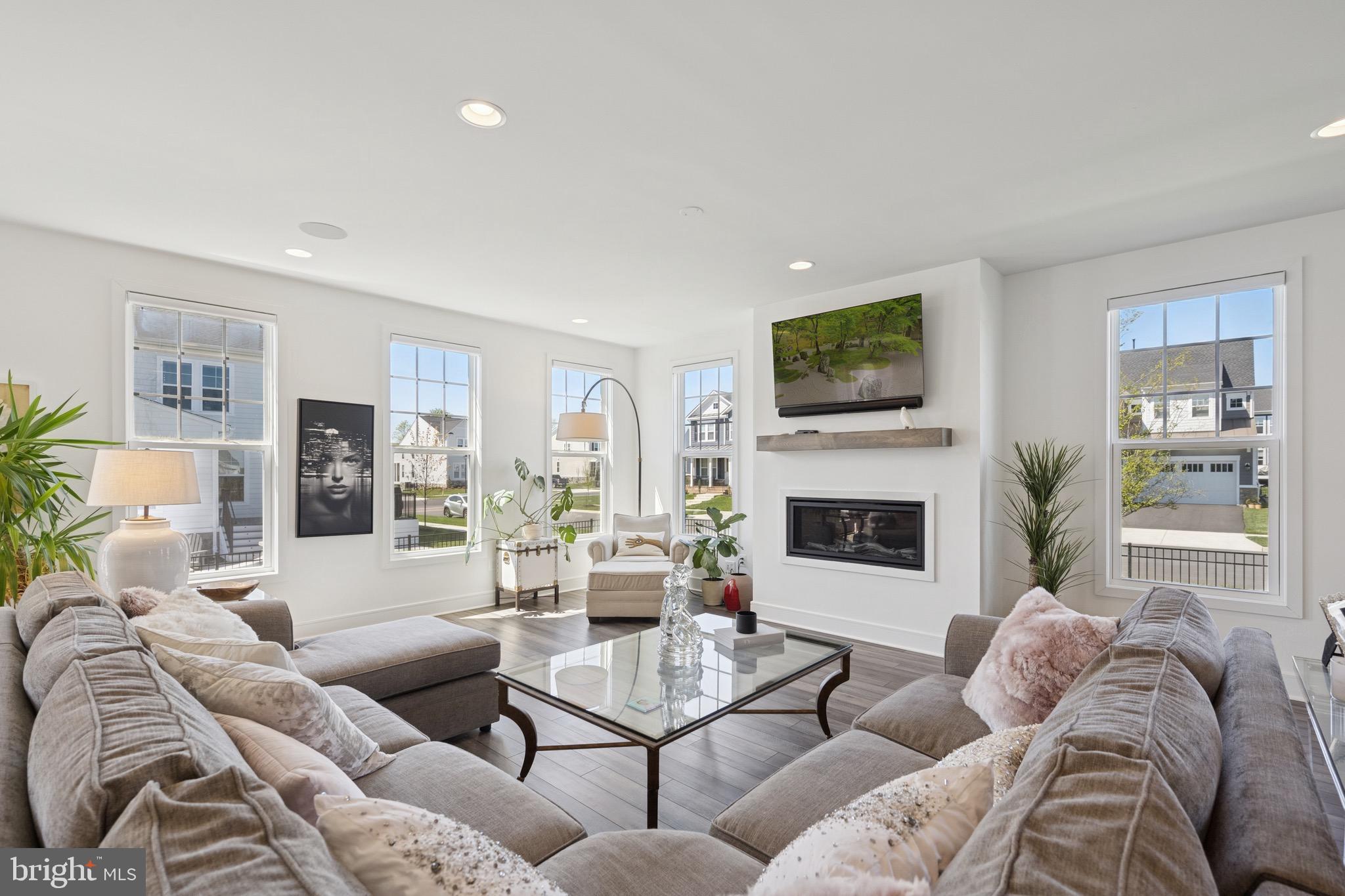 MEADOWBROOK - Residential