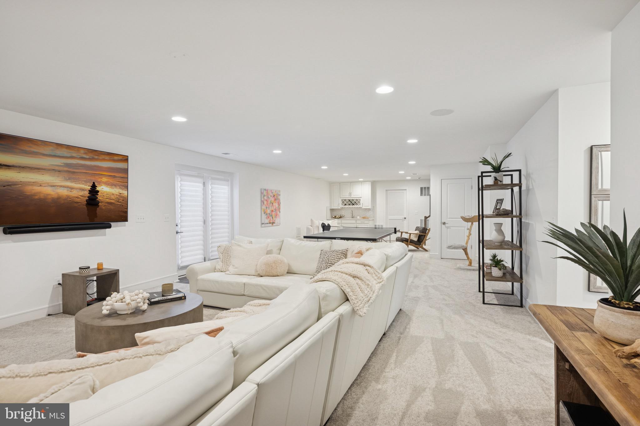 MEADOWBROOK - Residential