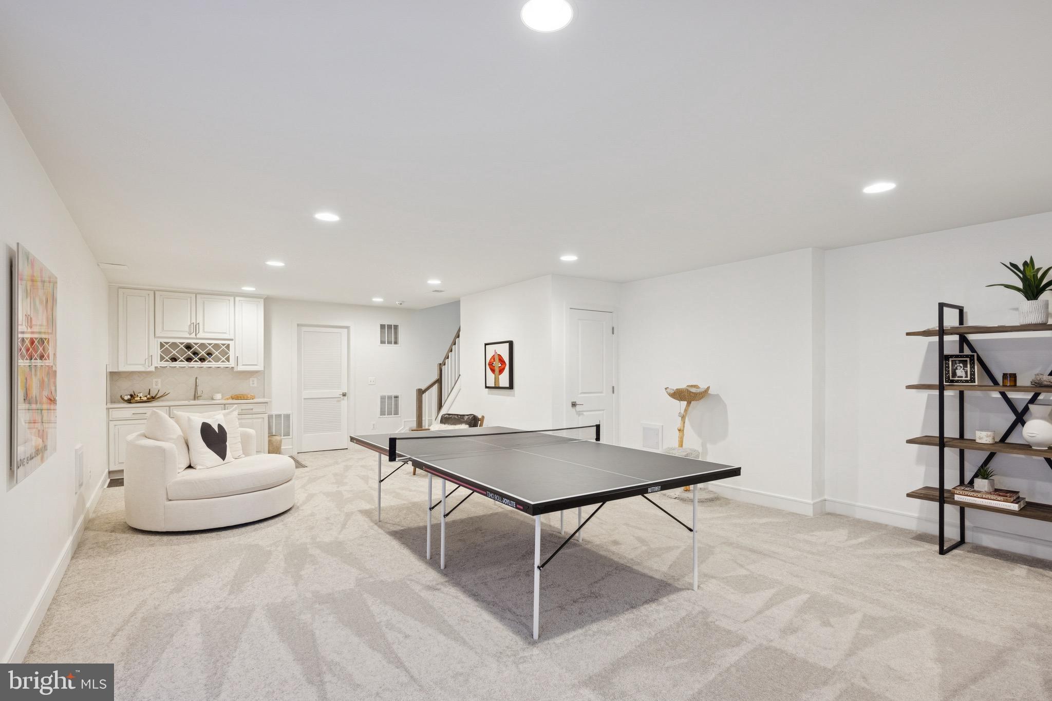 MEADOWBROOK - Residential