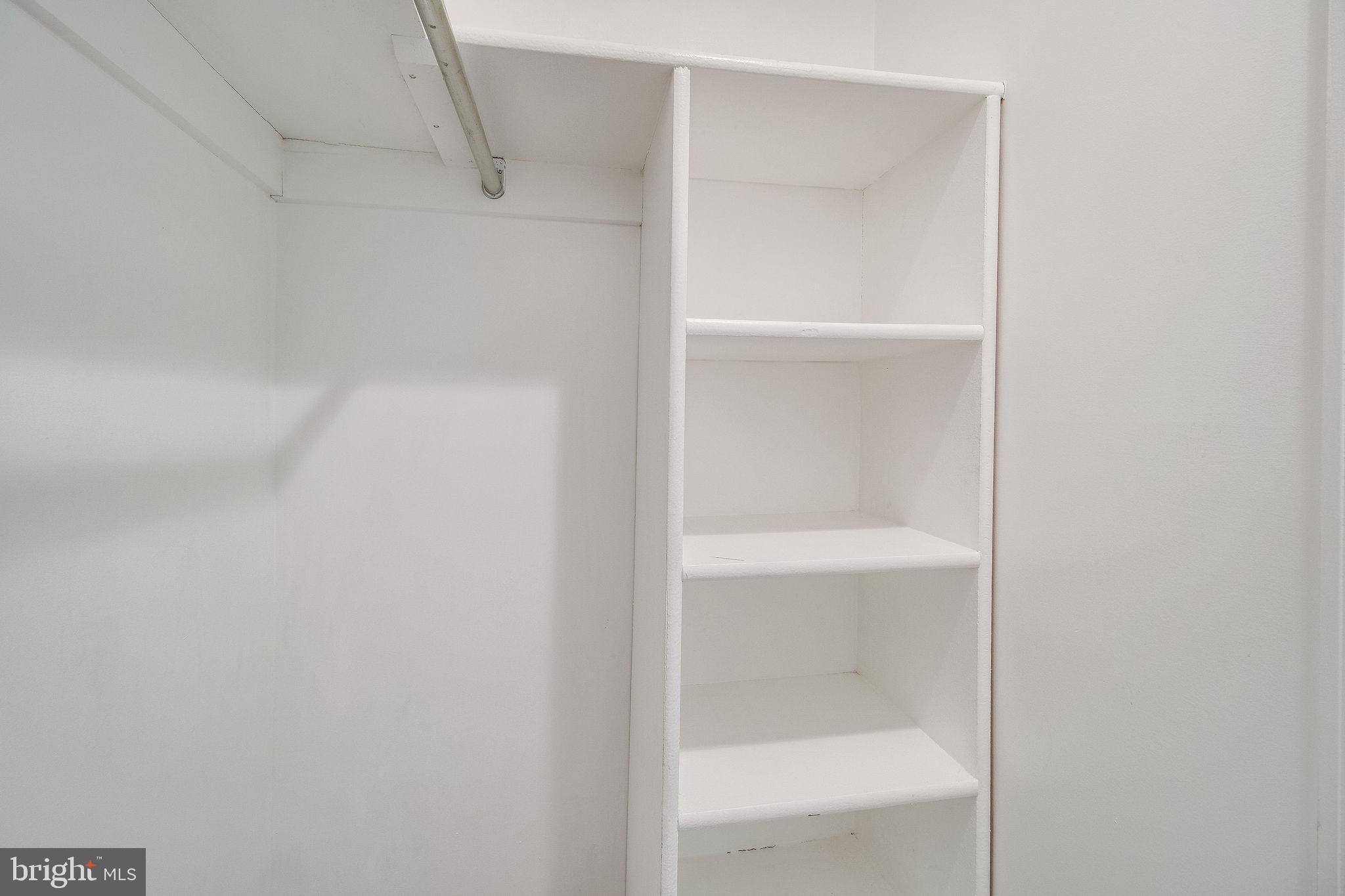 PINECREST - Residential