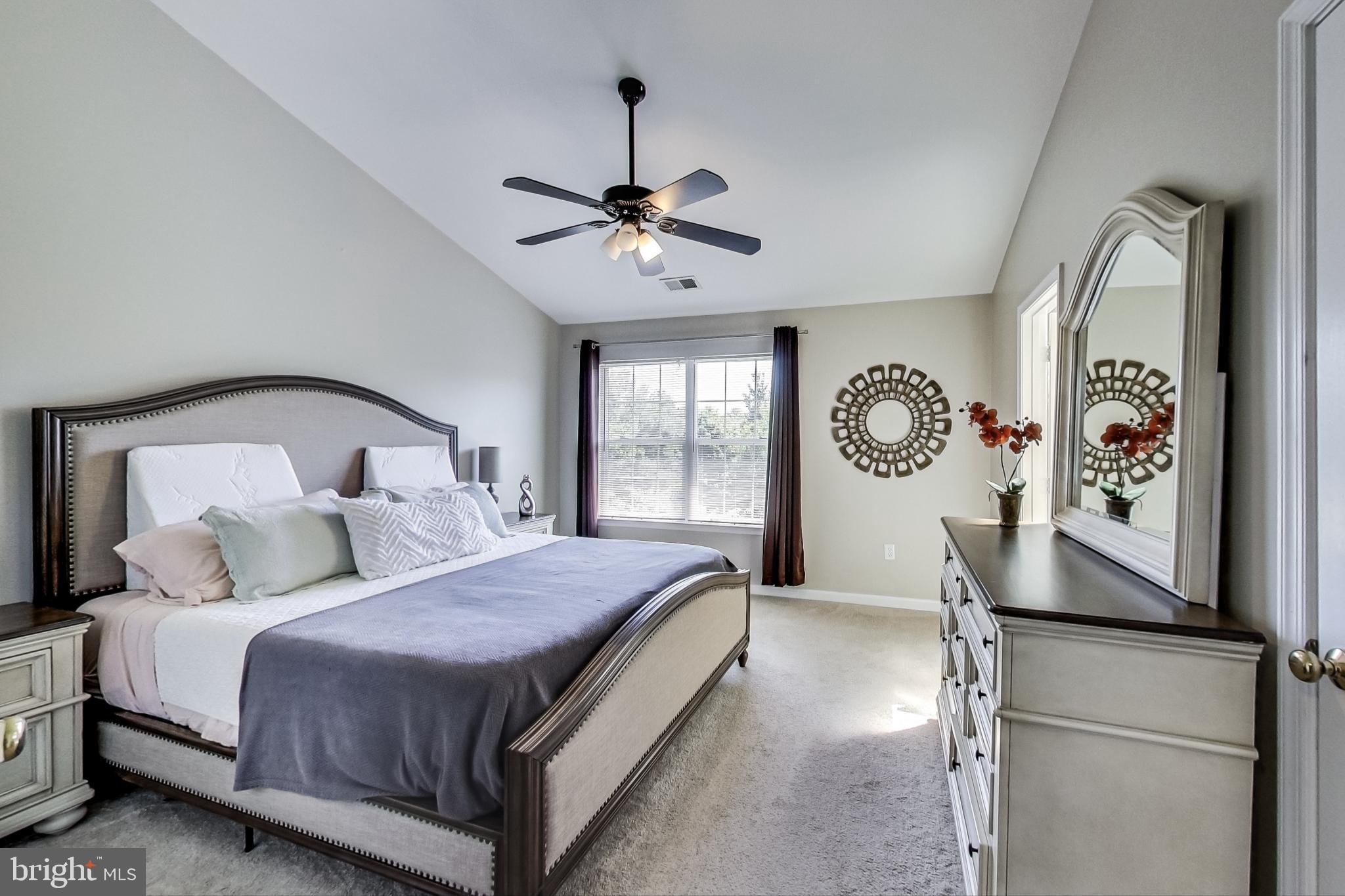 COURTS OF ASHBURN - Residential