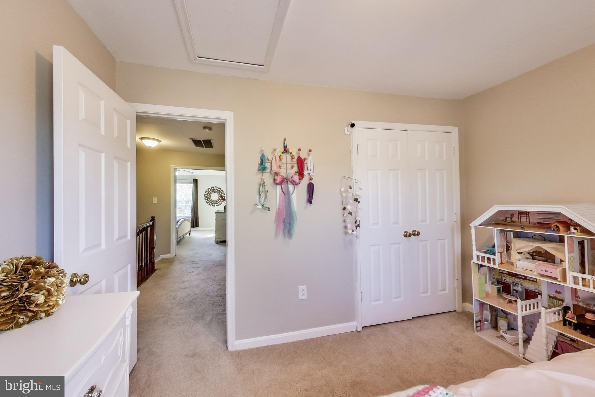 COURTS OF ASHBURN - Residential