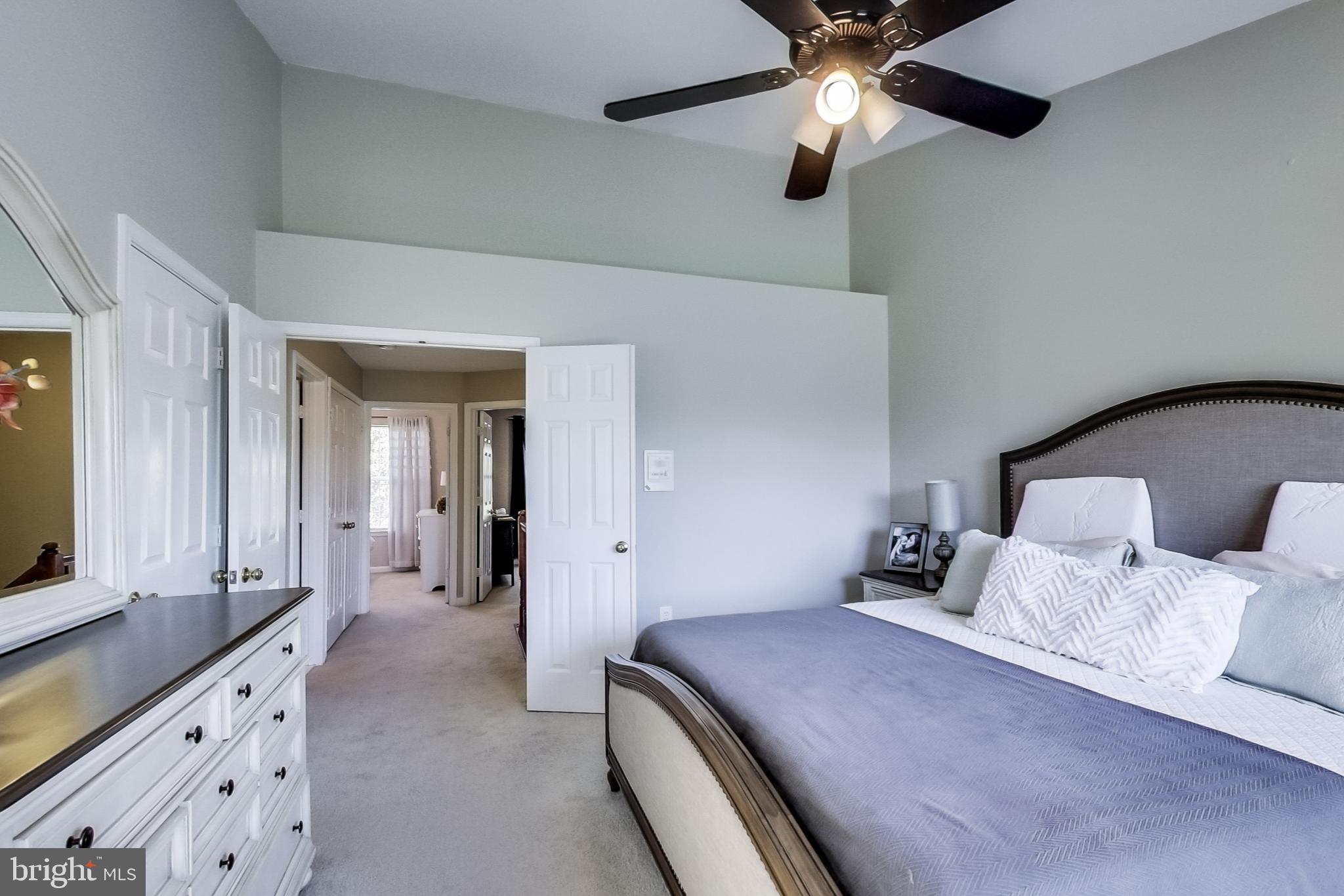 COURTS OF ASHBURN - Residential