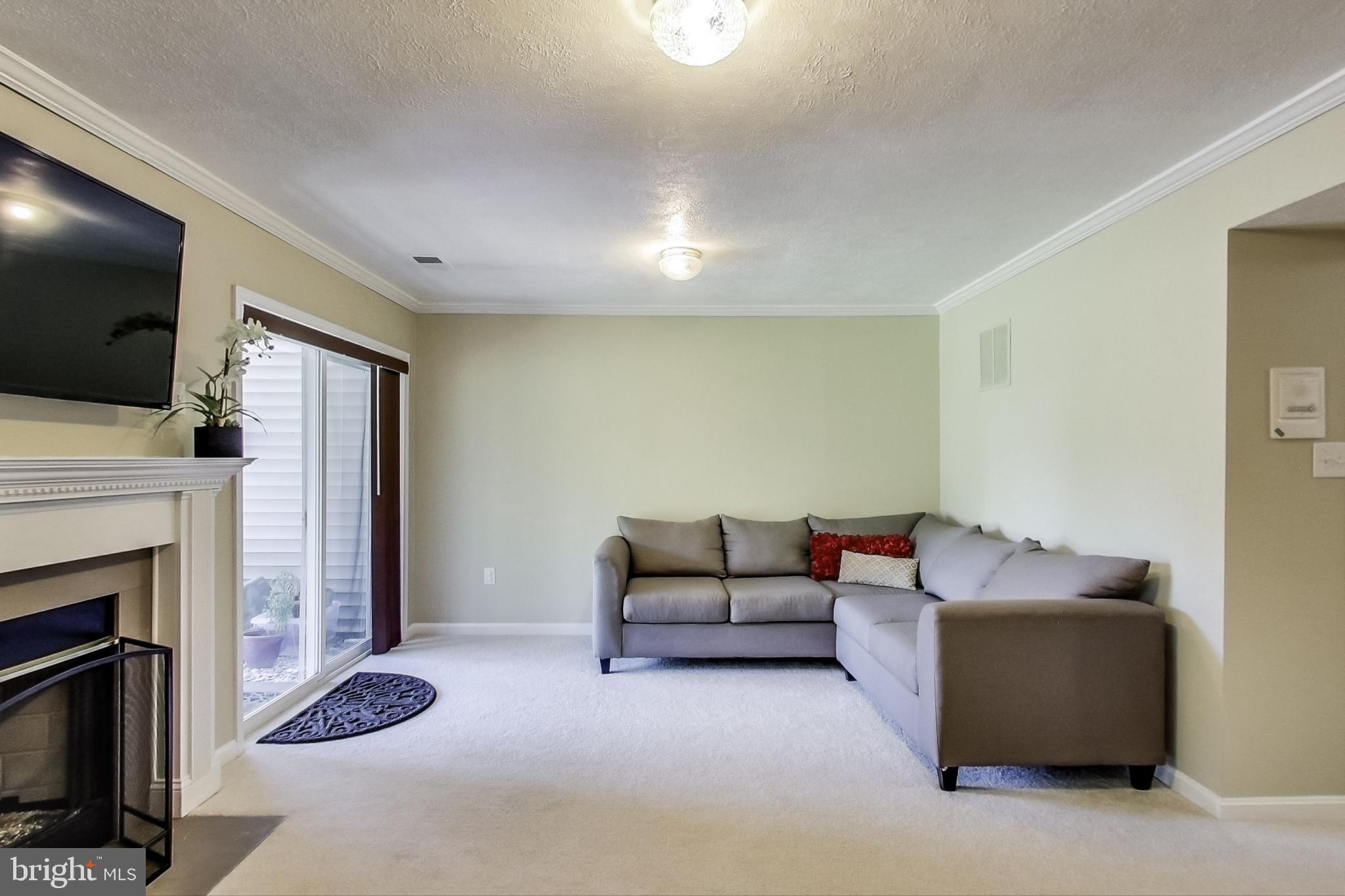 COURTS OF ASHBURN - Residential