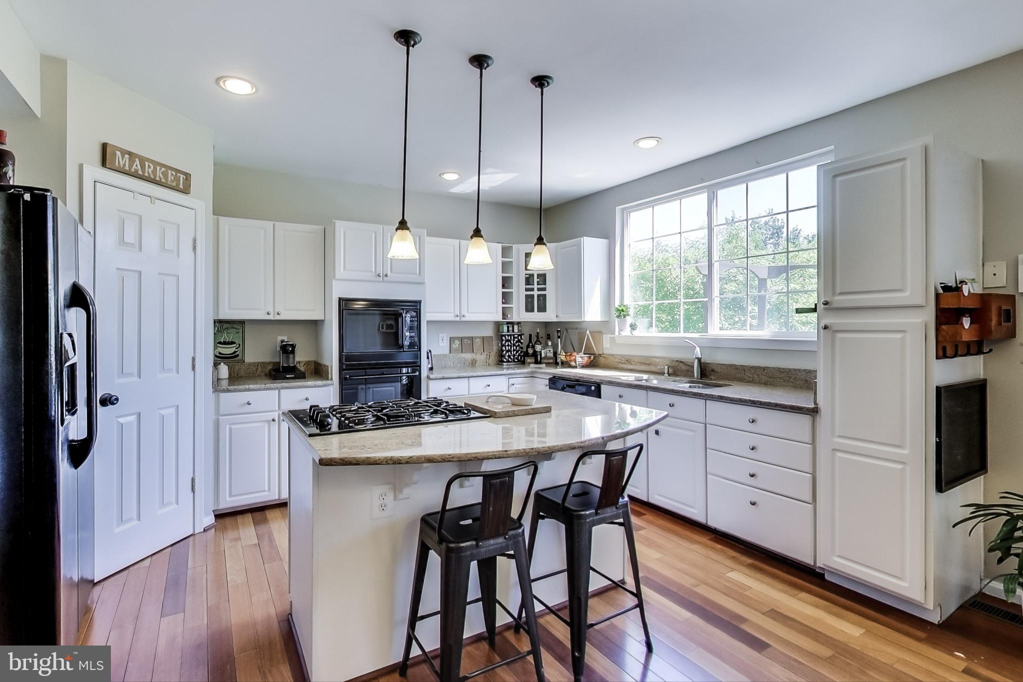 COURTS OF ASHBURN - Residential